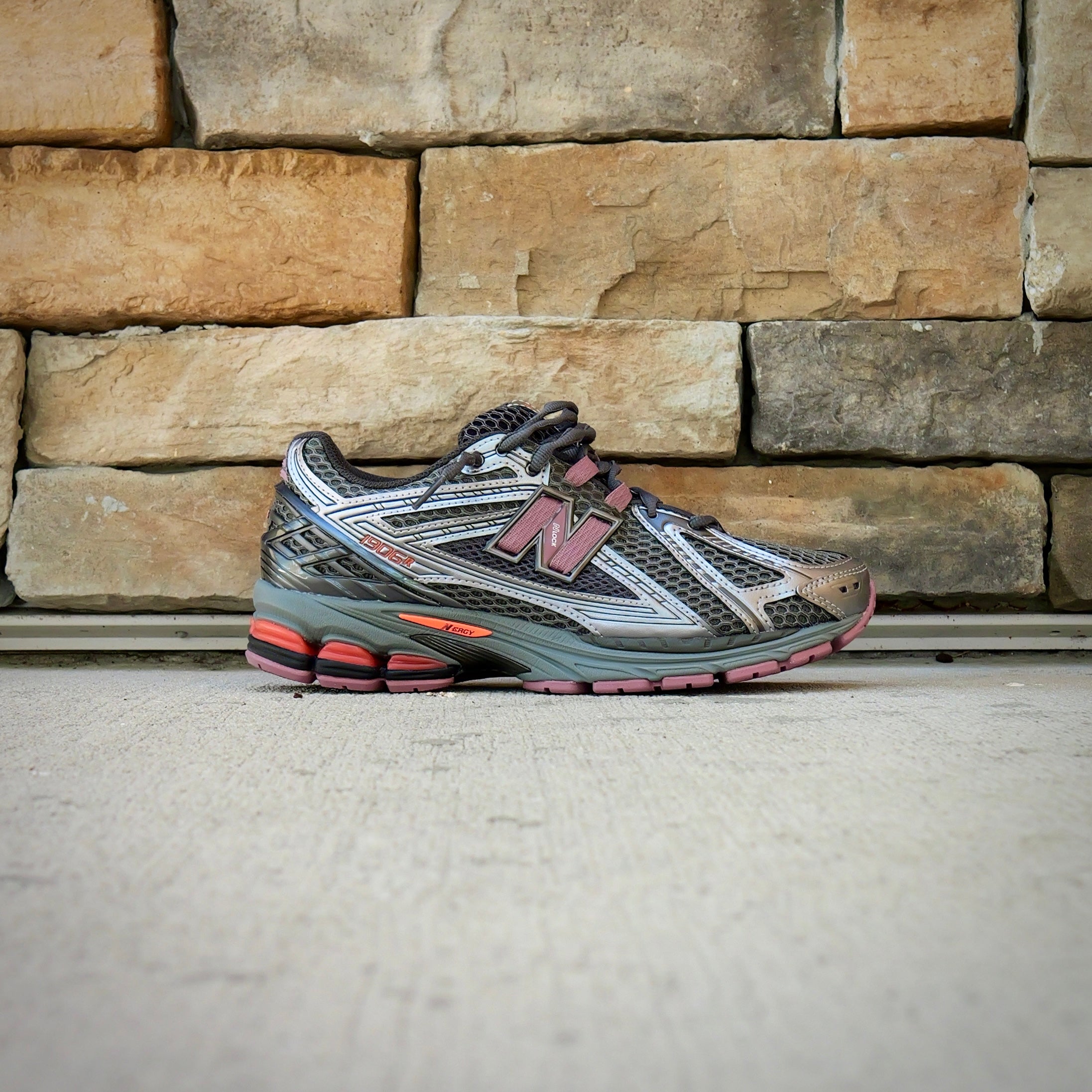 Mens New Balance 1906R (Metallic Rosewood) U190629R - New Balance