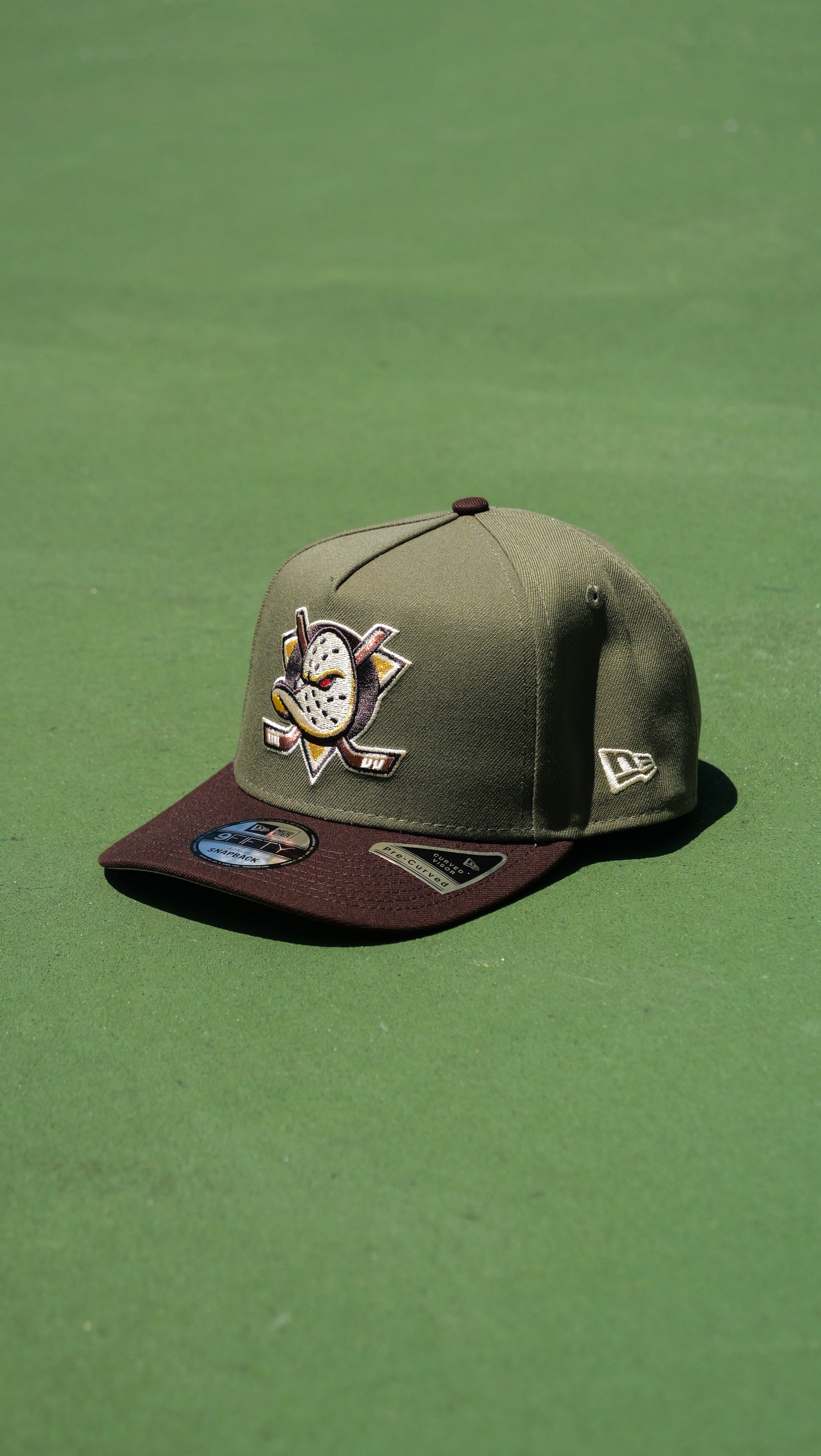 New Era Anaheim Mighty Ducks 10 Year Anniversary 9FIFTY A-Frame Snapback-(Olive/Brown)
