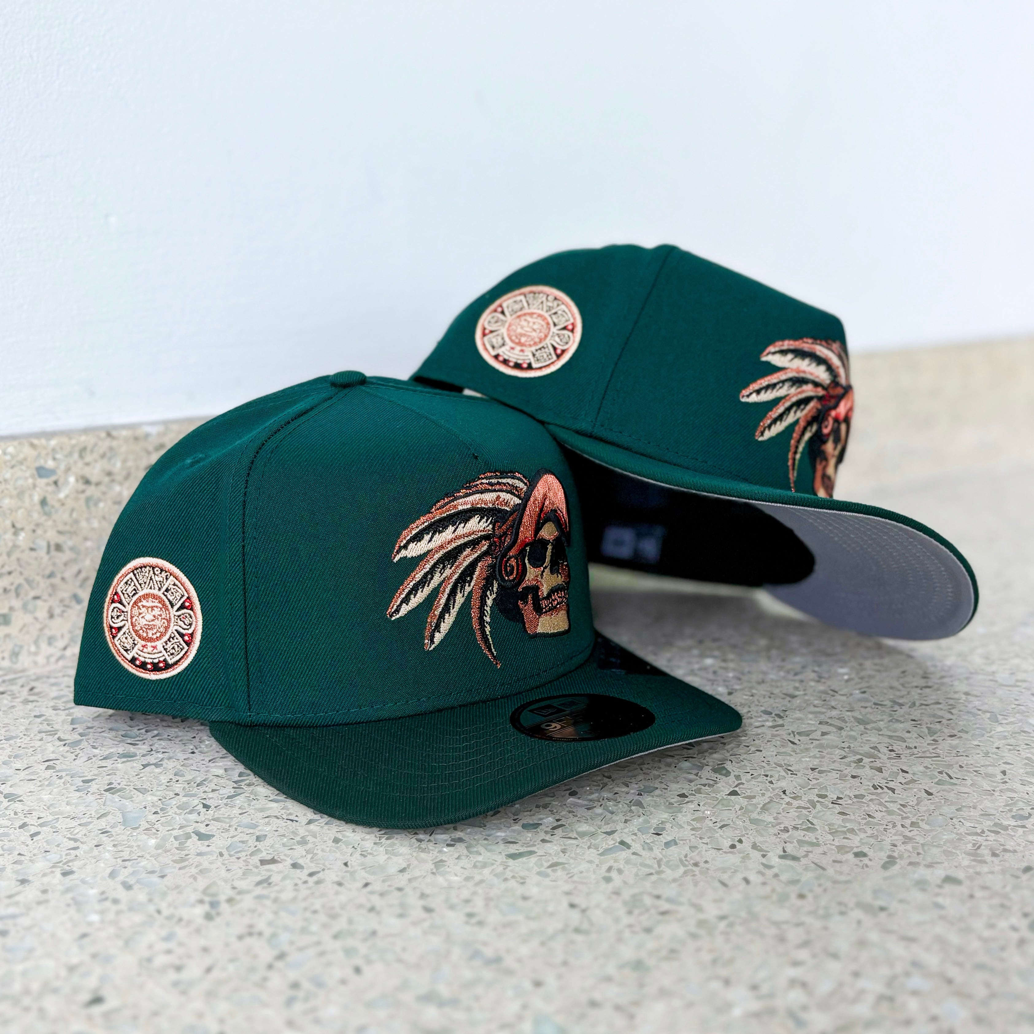 New Era Mexico Aztec Skull Chief Calendar Side Patch Grey UV 9Fifty A-Frame Snapback (Dark Green)