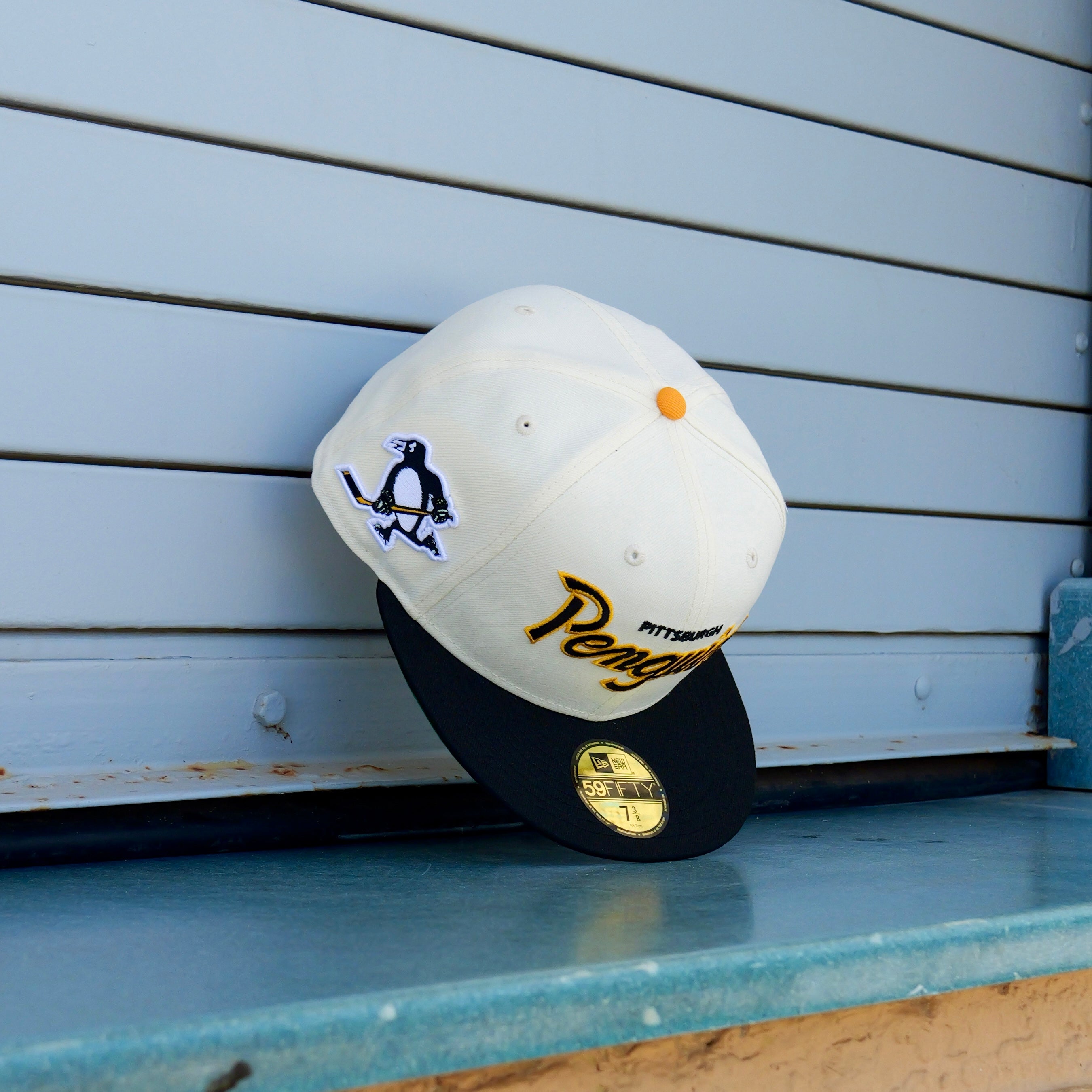 New Era Pittsburgh Penguins Side Patch Fitted (Chrome/Black) - New Era