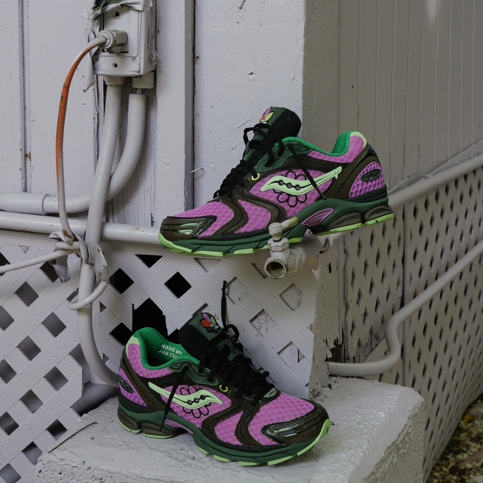 SAUCONY X JAE TIPS Progrid Triumph 4 Perilla (Violet/Earth) - VIP Saucony