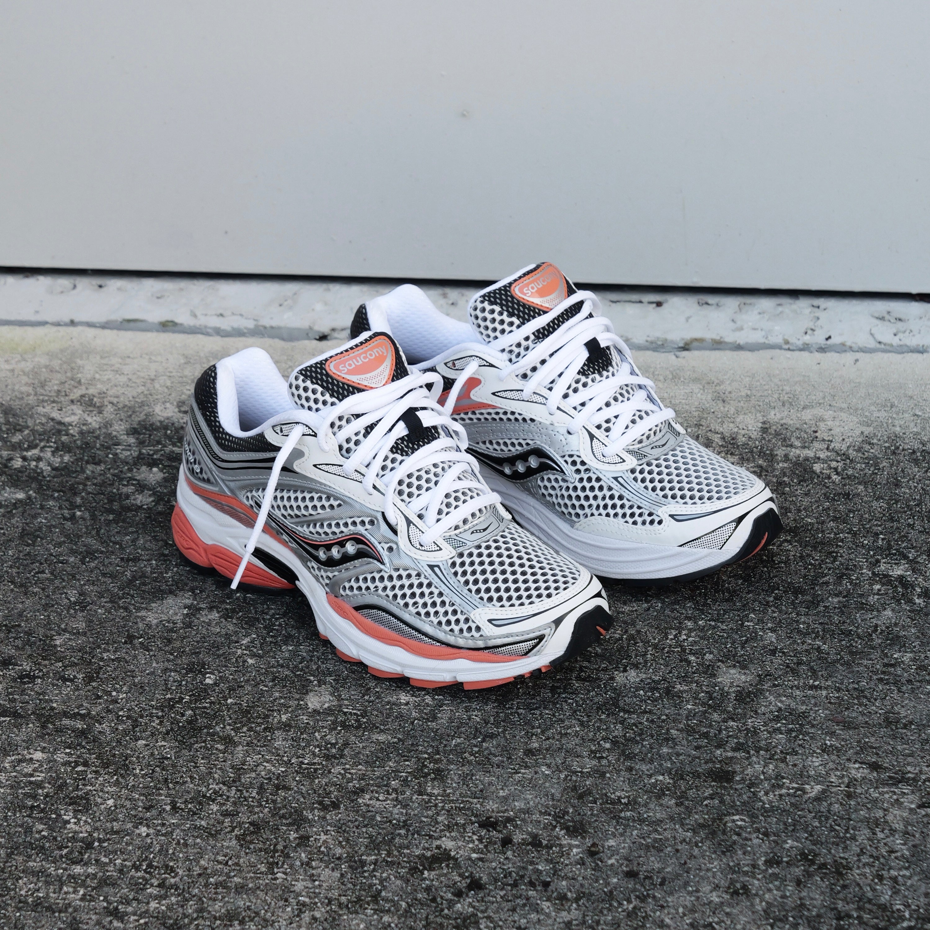 Mens Saucony ProGrid Omni 9 (Silver/Orange) - Saucony