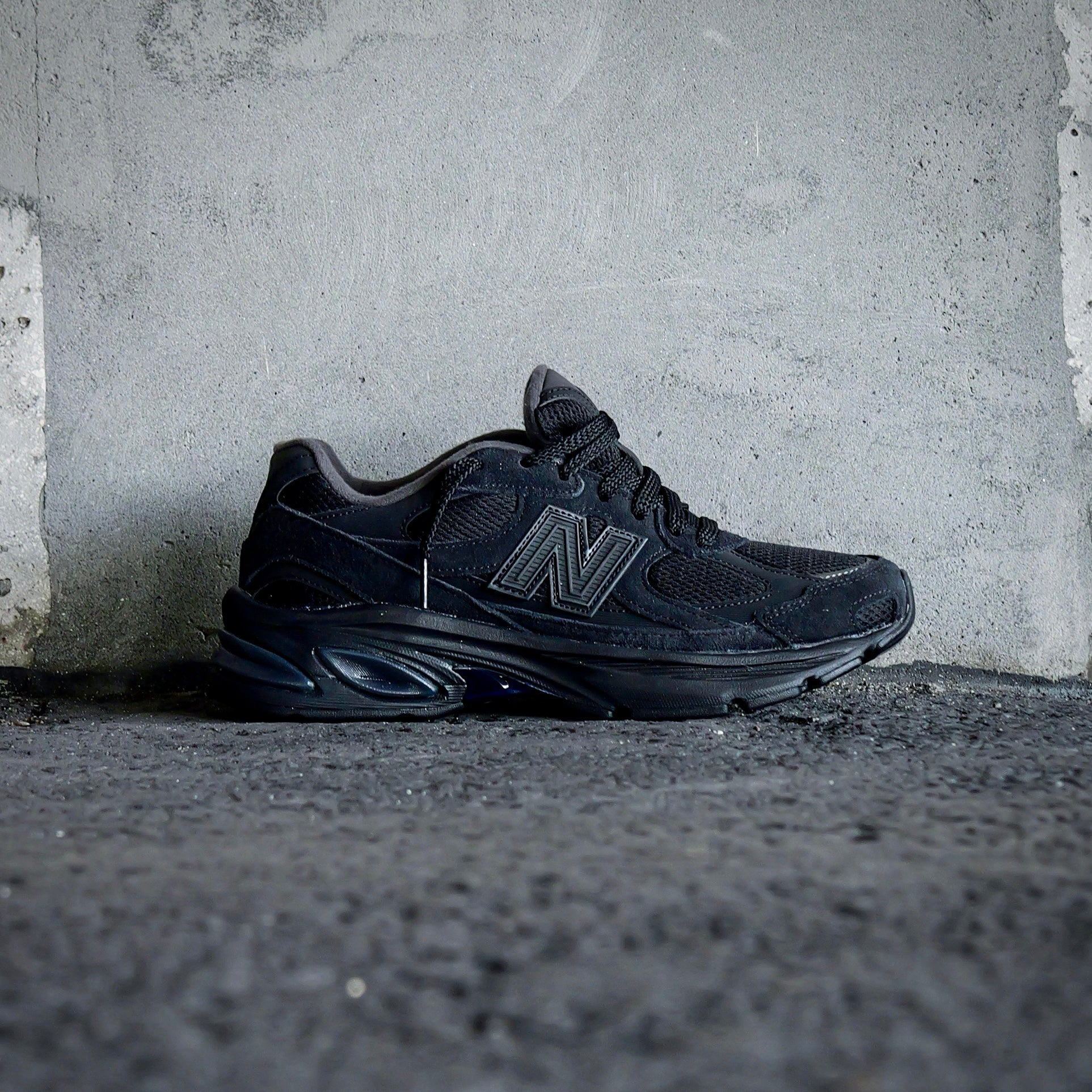 Mens New Balance Abzorb 2010 (Triple Black)-U20107B1 – SNEAKER TOWN