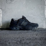 Mens New Balance Abzorb 2010 (Triple Black)-U20107B1