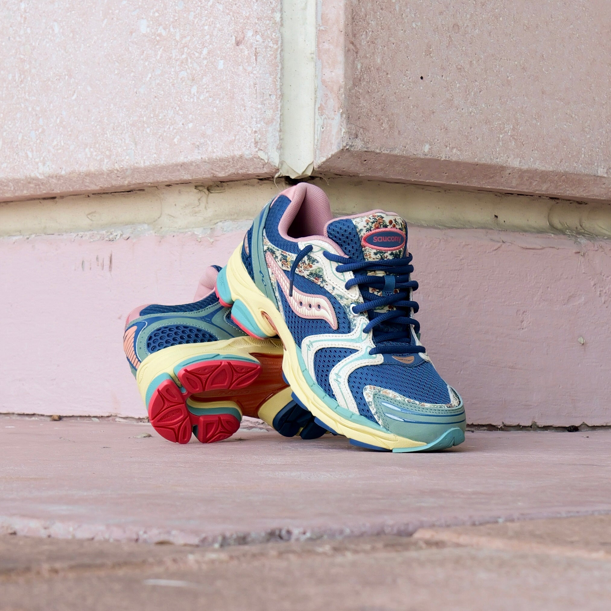 Mens Saucony ProGrid Triumph 4 Kissaten (Blue/Beige) - Saucony