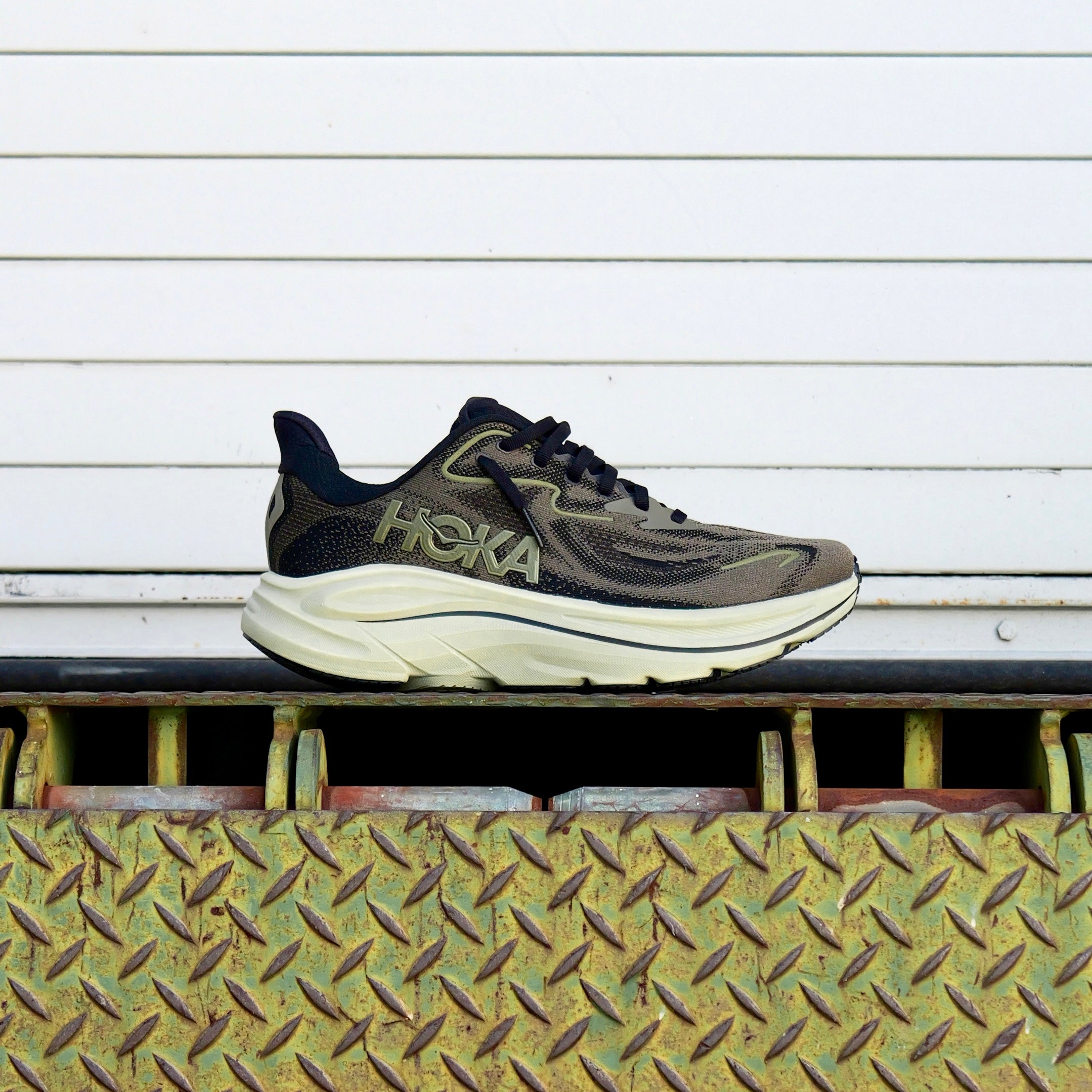 Mens HOKA Clifton 10 (Dark Roast/Black) - HOKA