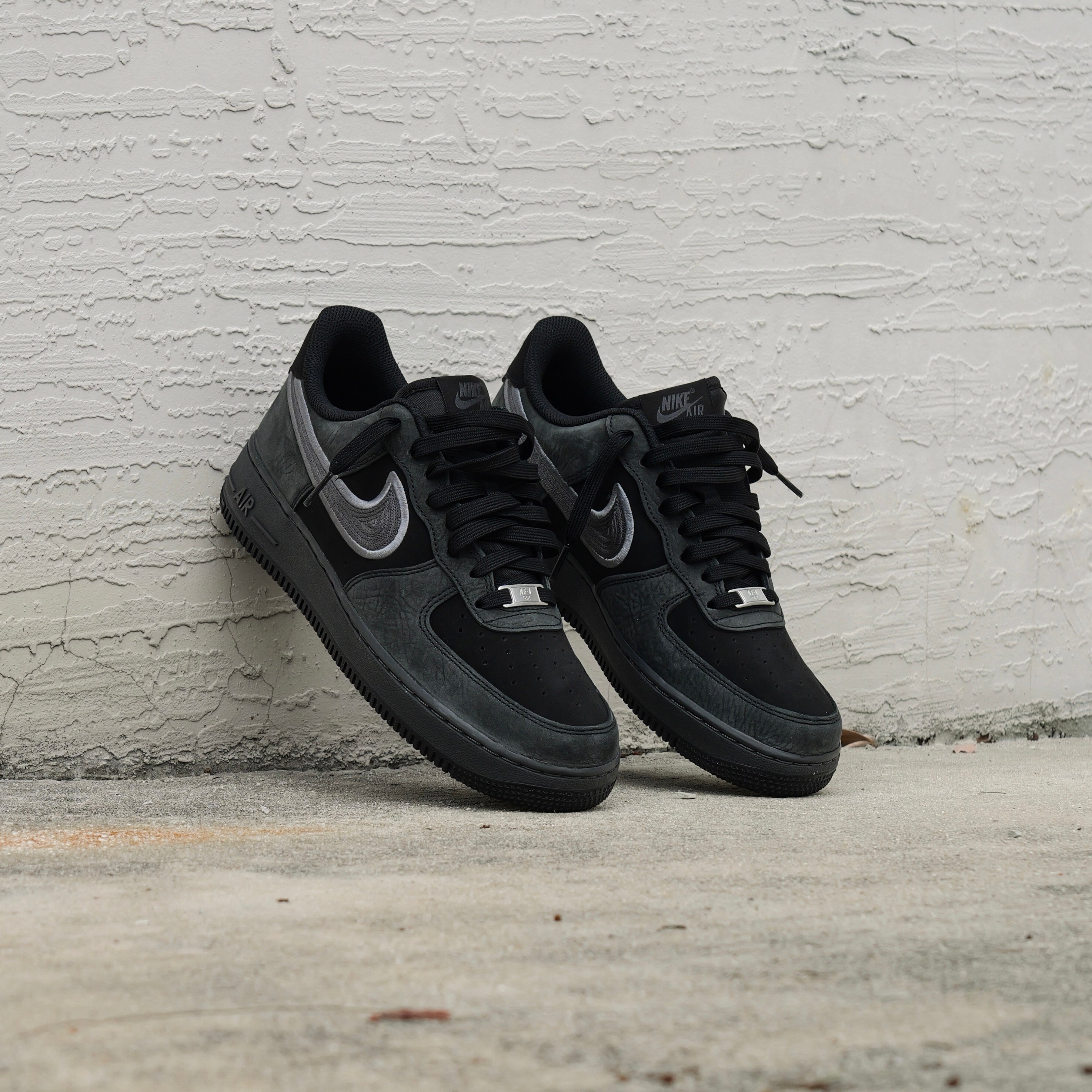 Nike Air Force 1 '07 LV8 (Black/Grey)