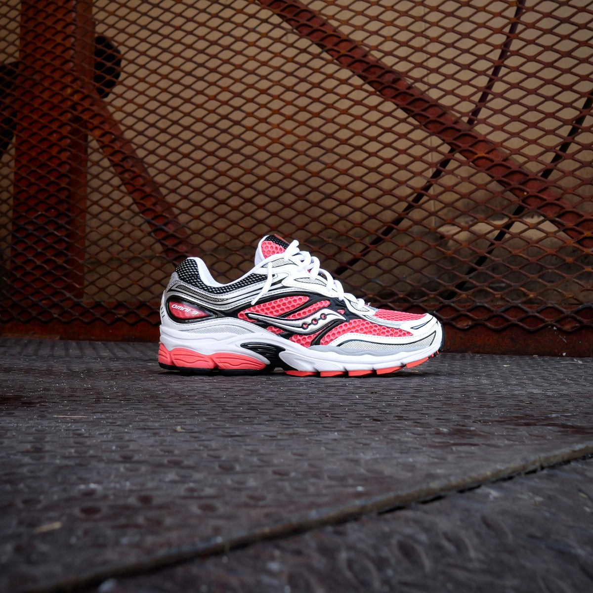 Mens Saucony ProGrid Omni 9 (Silver/Coral) – SNEAKER TOWN