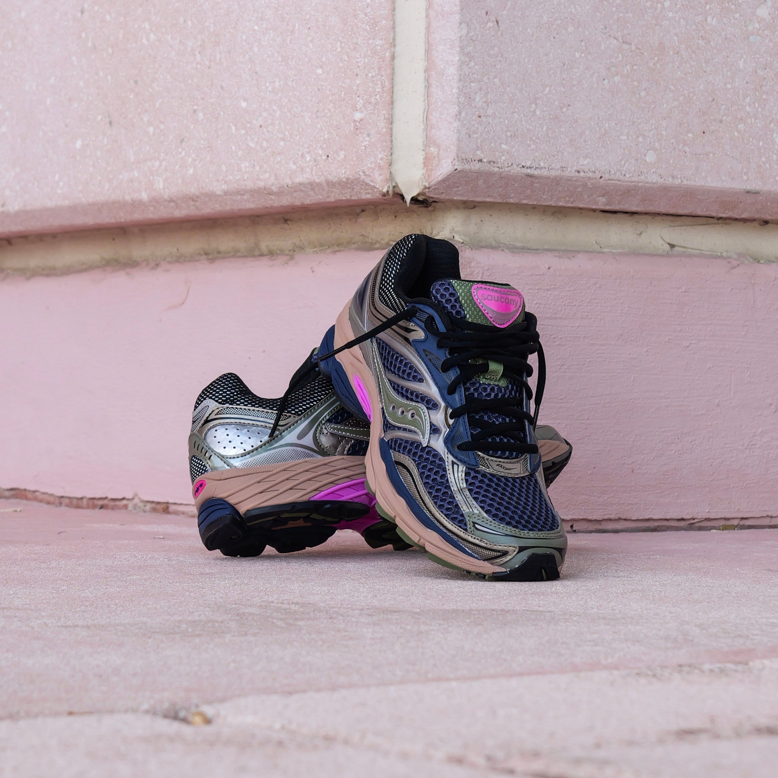 Mens Saucony ProGrid Omni 9 Disrupt (Blue Brush)