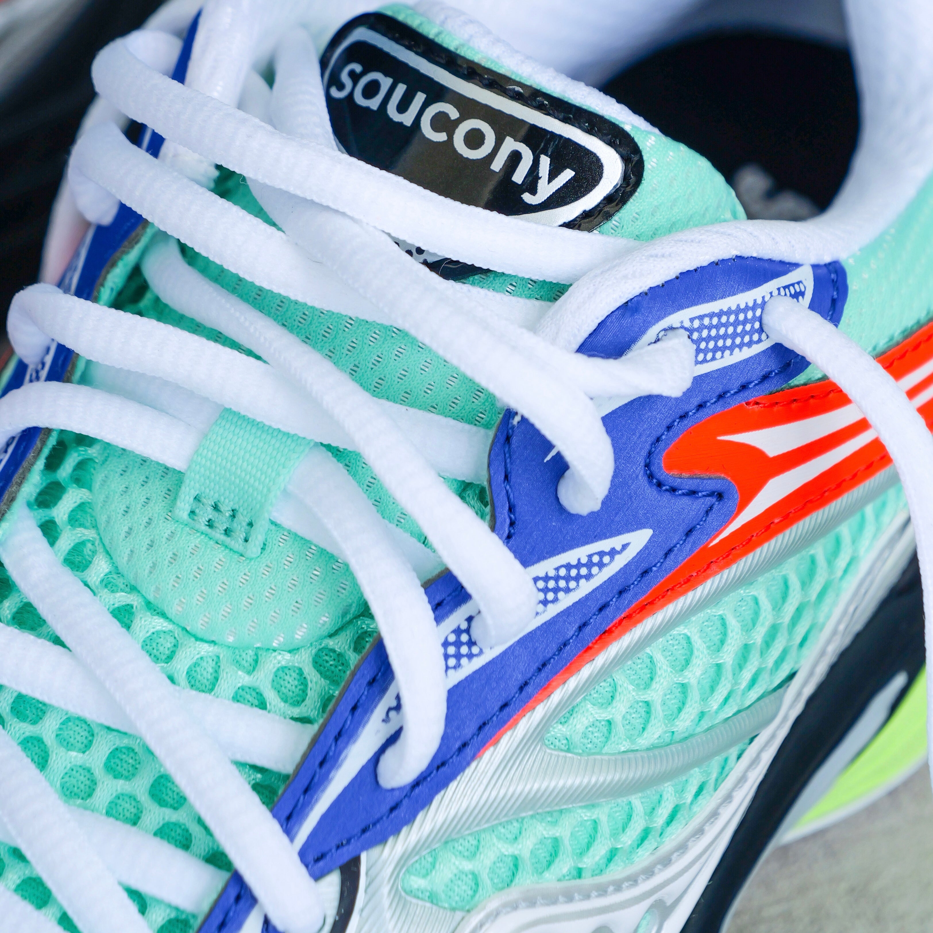 Mens Saucony ProGrid Omni 9 (Mint/Multi)