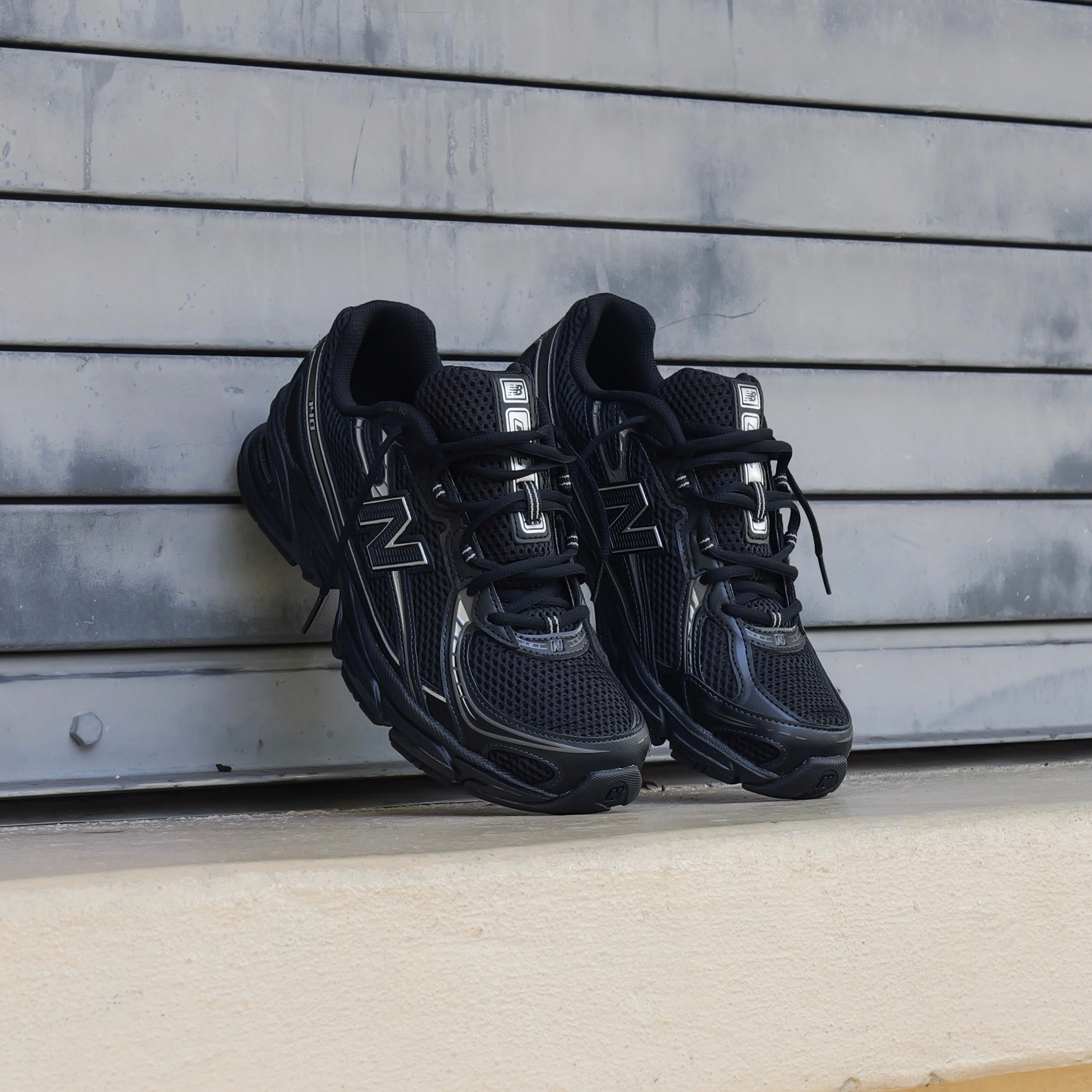 Mens New Balance 740 (Black/Metallic Silver) - U740BM2 - New Balance