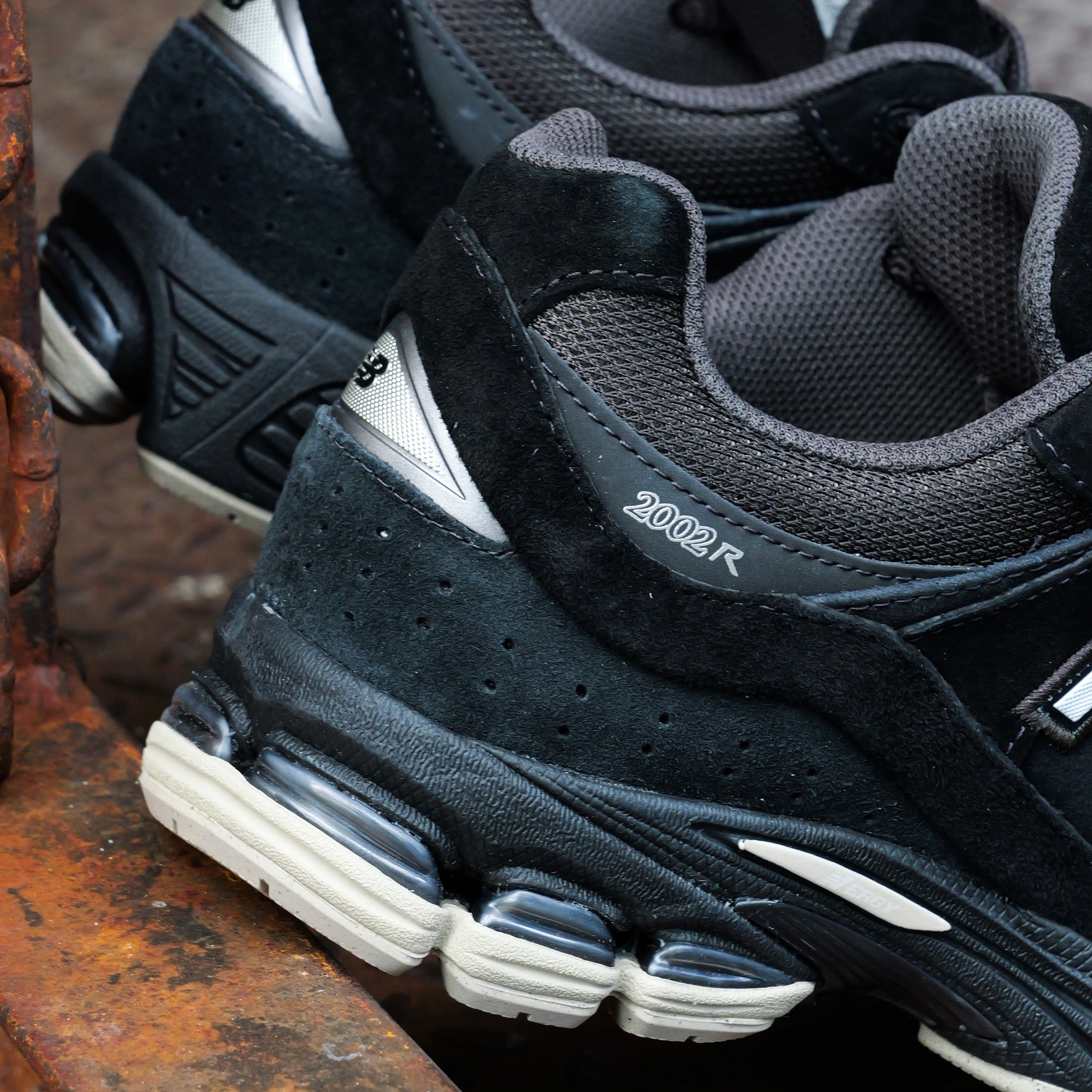 Mens New Balance 2002R (Black/Off White) - U2002RL - New Balance