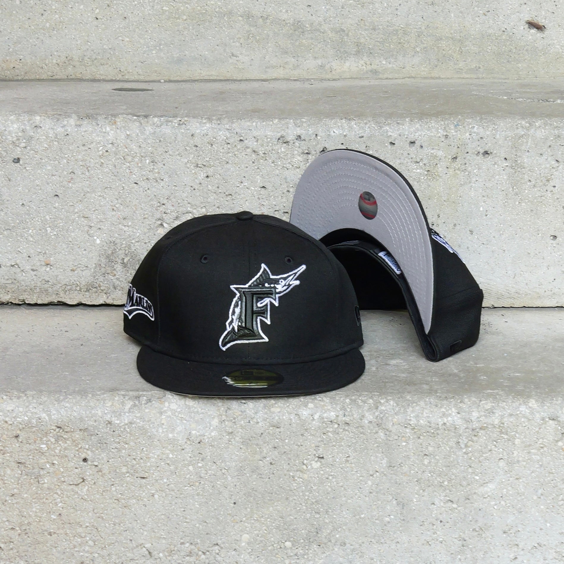 New Era Florida Marlins Side Patch Fitted (Black) - New Era