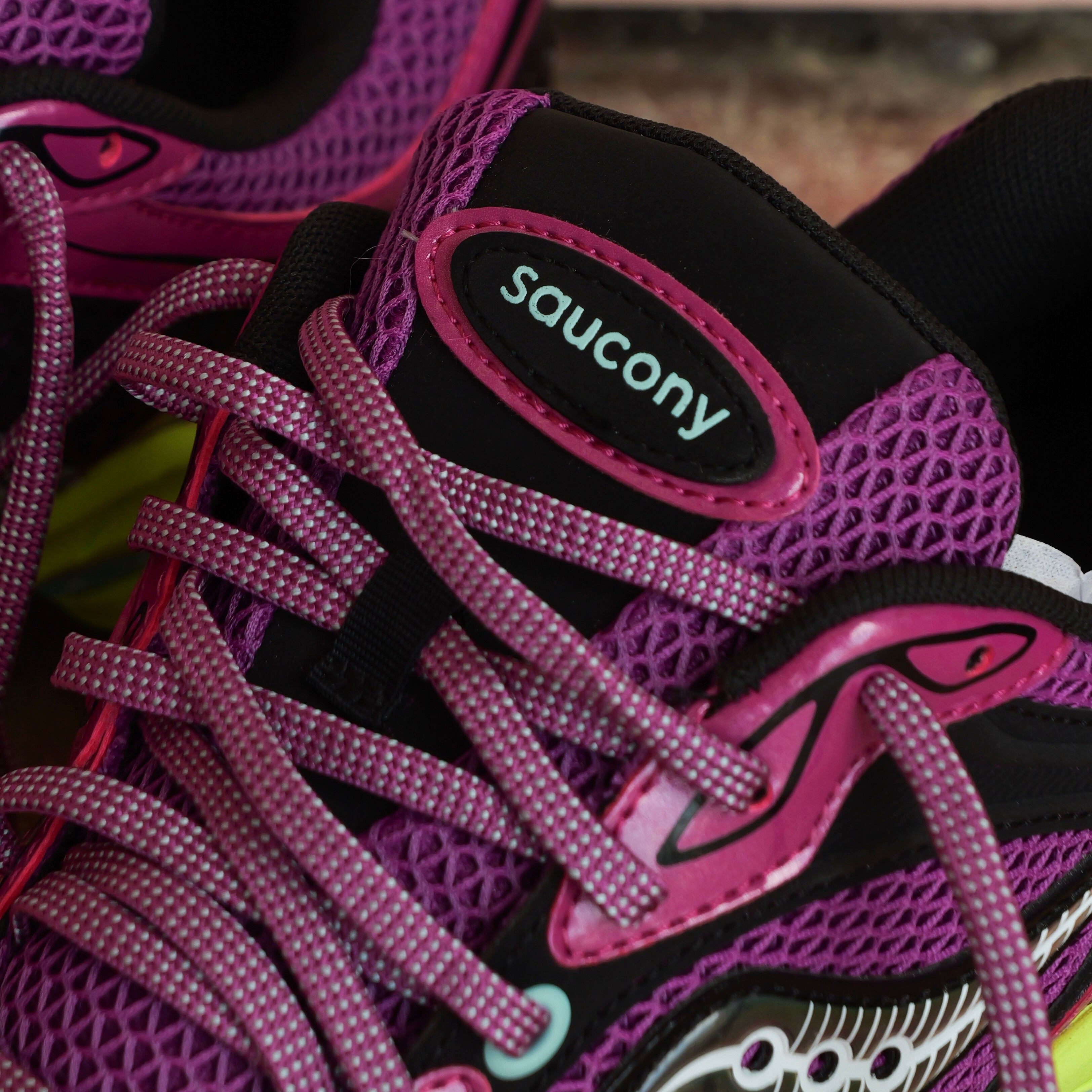 Mens Saucony ProGrid Triumph 4 (Juice)