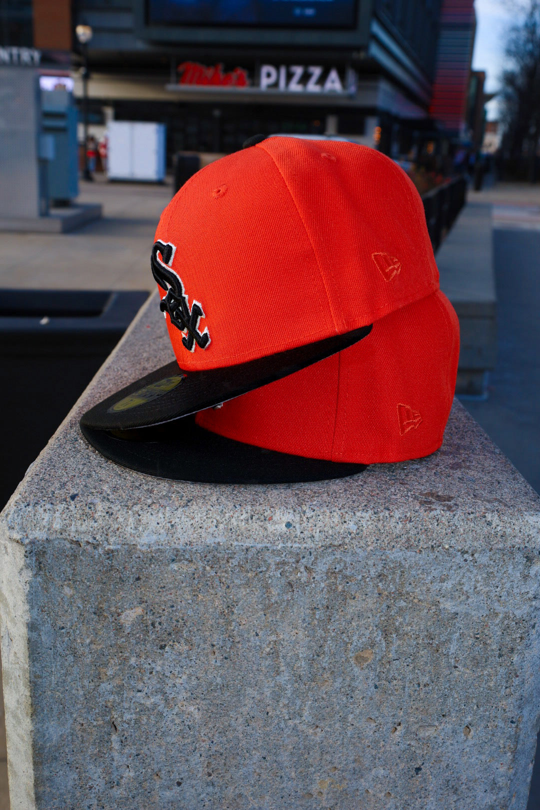 New Era Chicago White Sox 2005 World Series Side Patch Fitted (Orange/Black)