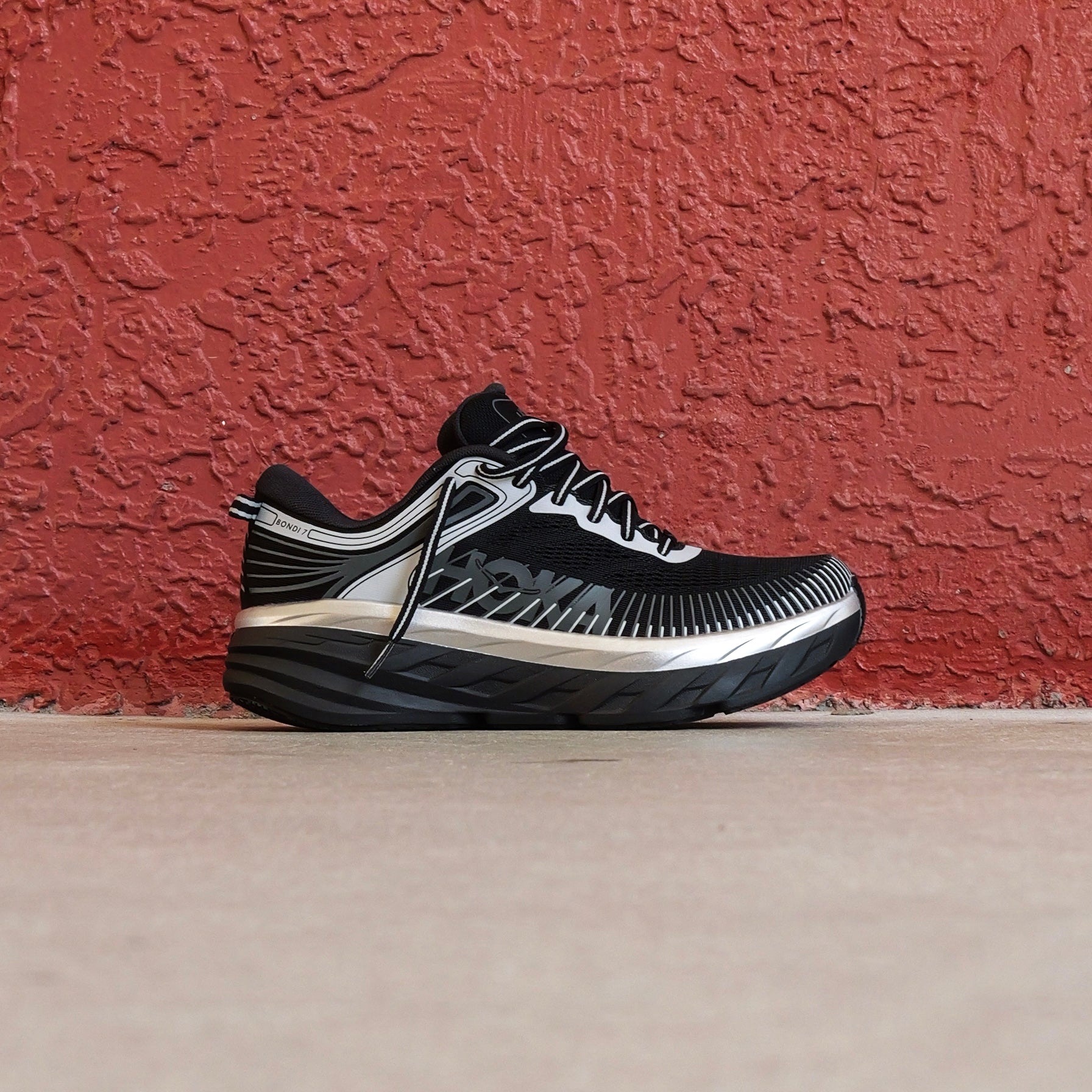 Mens HOKA Bondi 7 (Black/Silver) - HOKA
