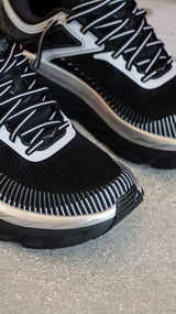 Mens HOKA Bondi 7 (Black/Silver) - HOKA