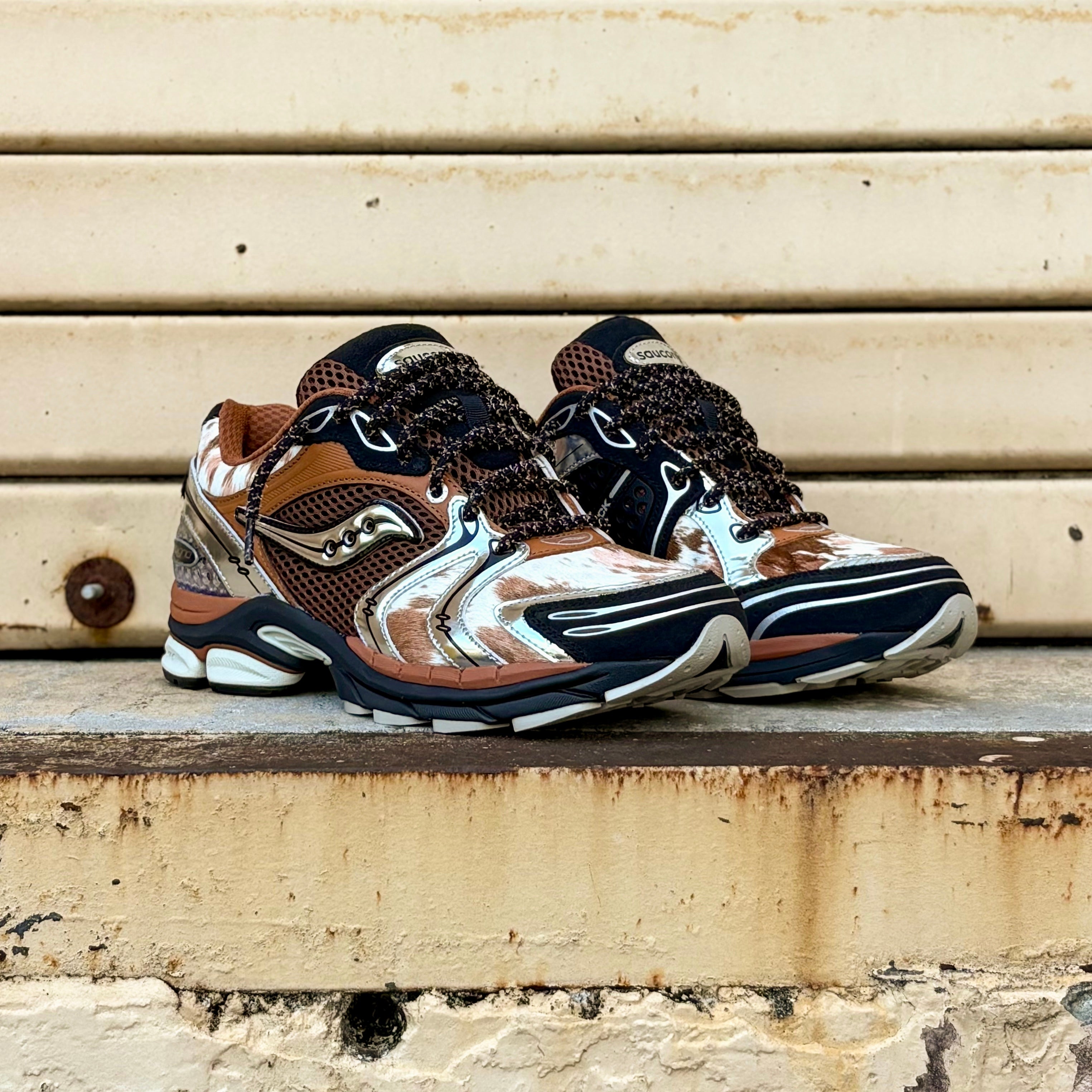 Mens Saucony ProGrid Triumph 4 (Space Cowboy)