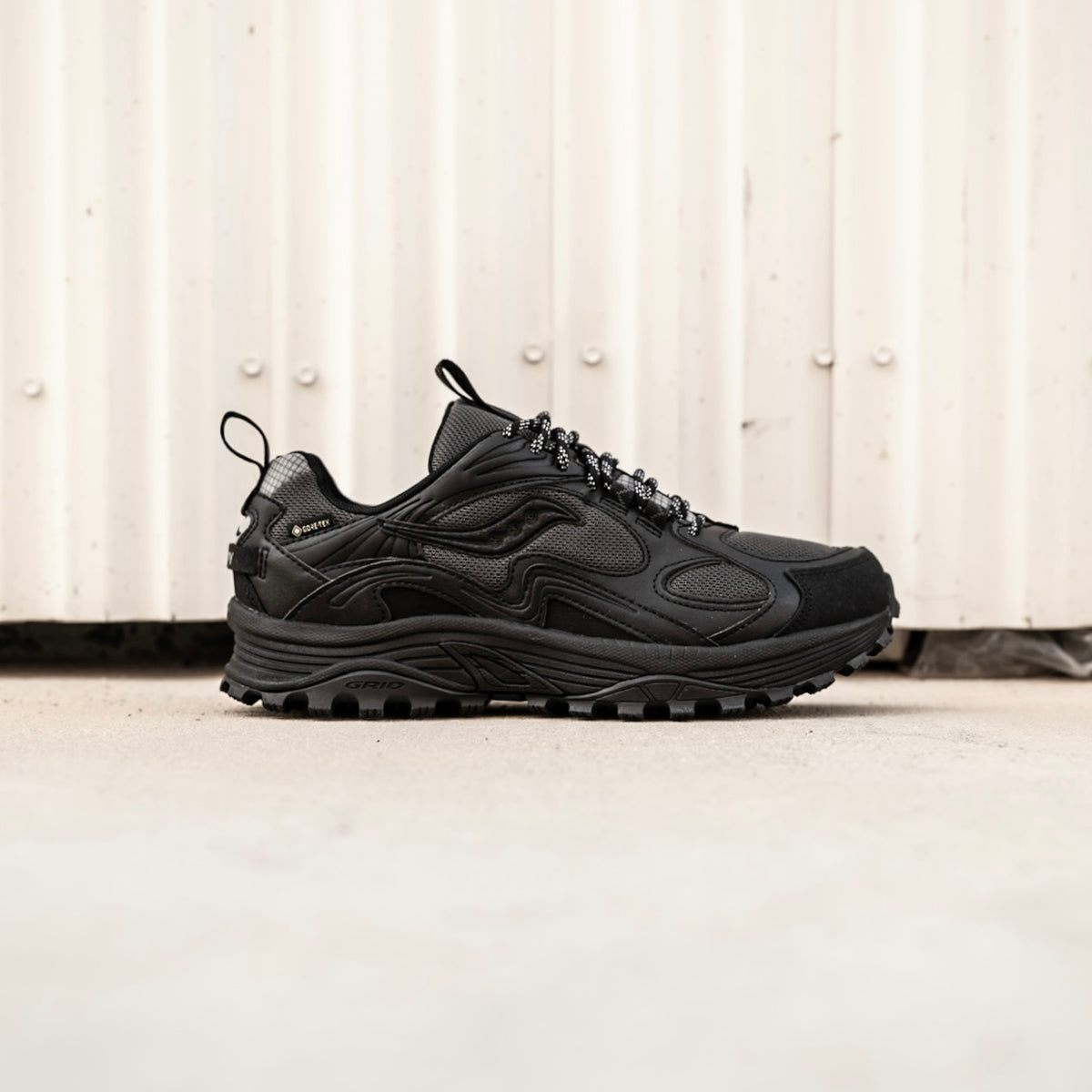Mens Saucony Grid Aura GTX (Black) – SNEAKER TOWN display picture 2