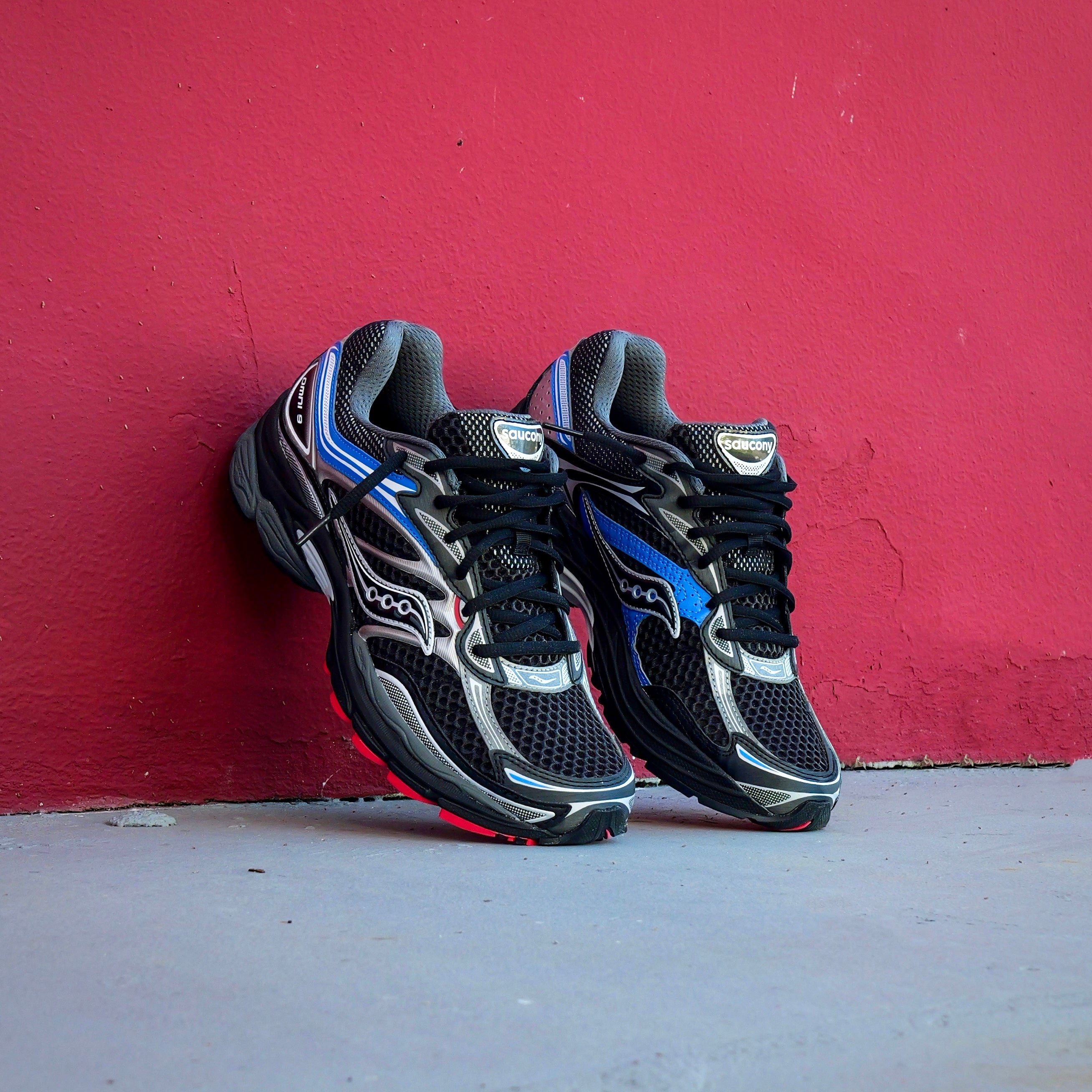 Mens Saucony ProGrid Omni 9 (Black/Multi)