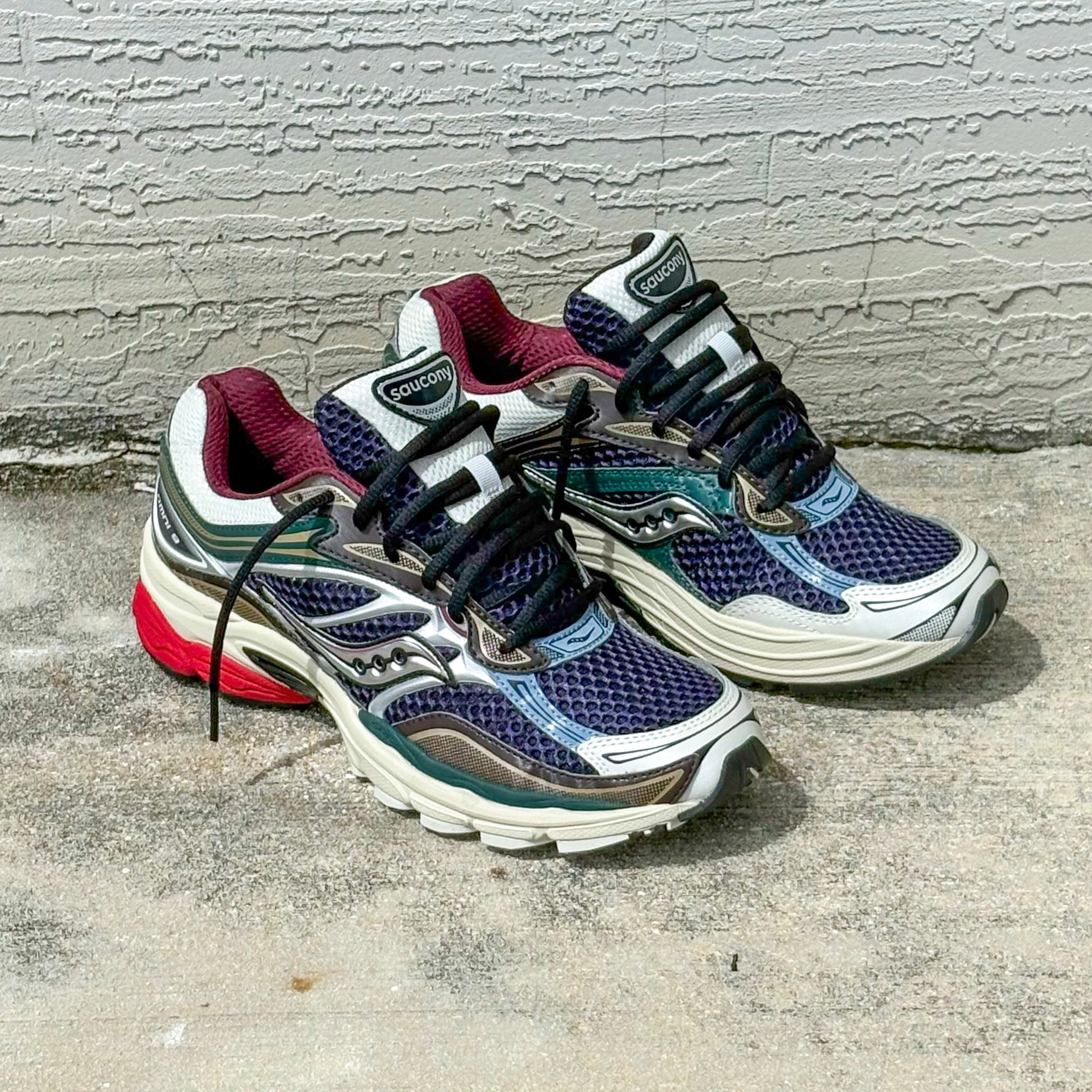 Mens Saucony ProGrid Omni 9 (Naval/Multi)