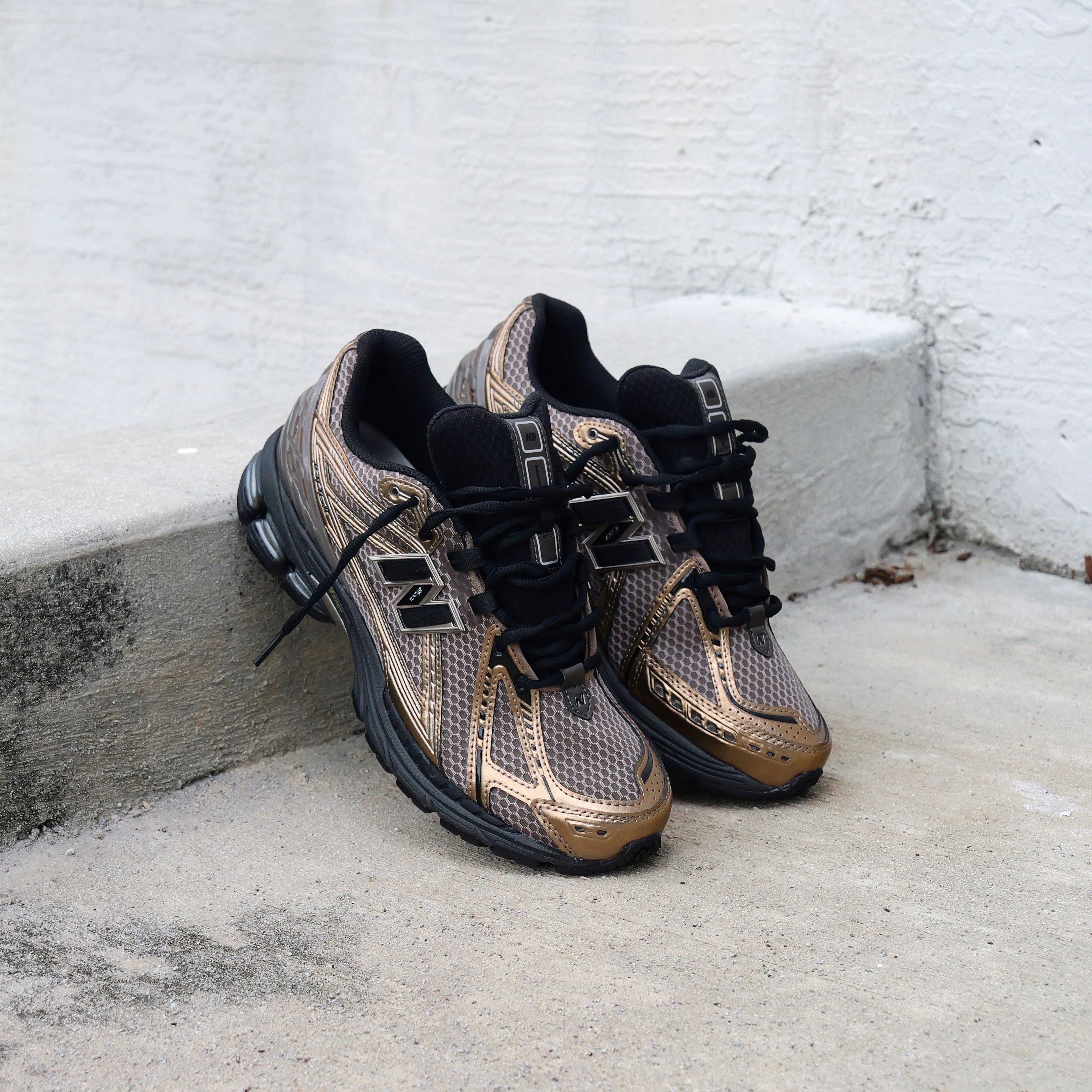 Mens New Balance 1906R (Bronze/Black) U1906RCJ - New Balance