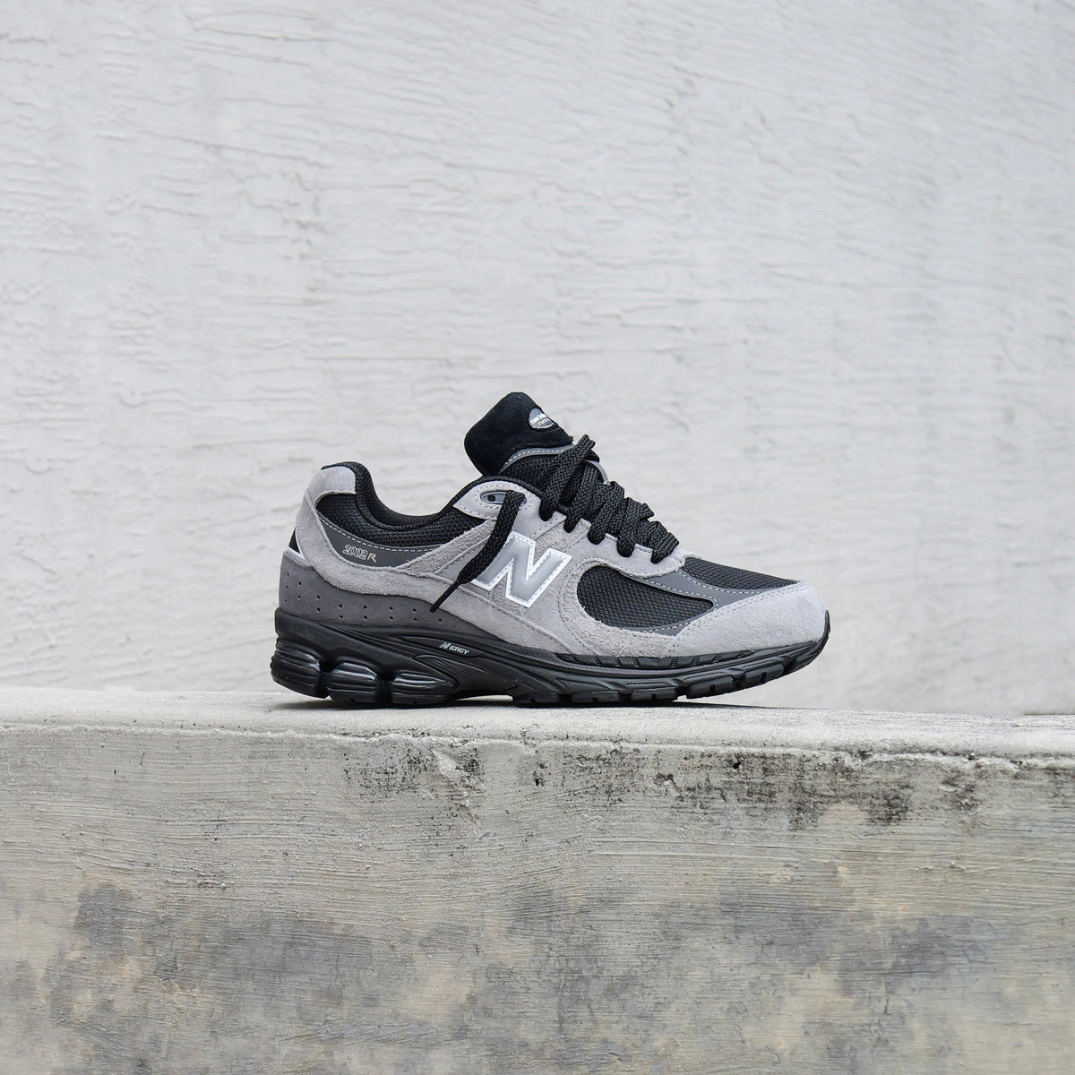 Mens New Balance U2002R (Grey/Black) - U2002RM – SNEAKER TOWN