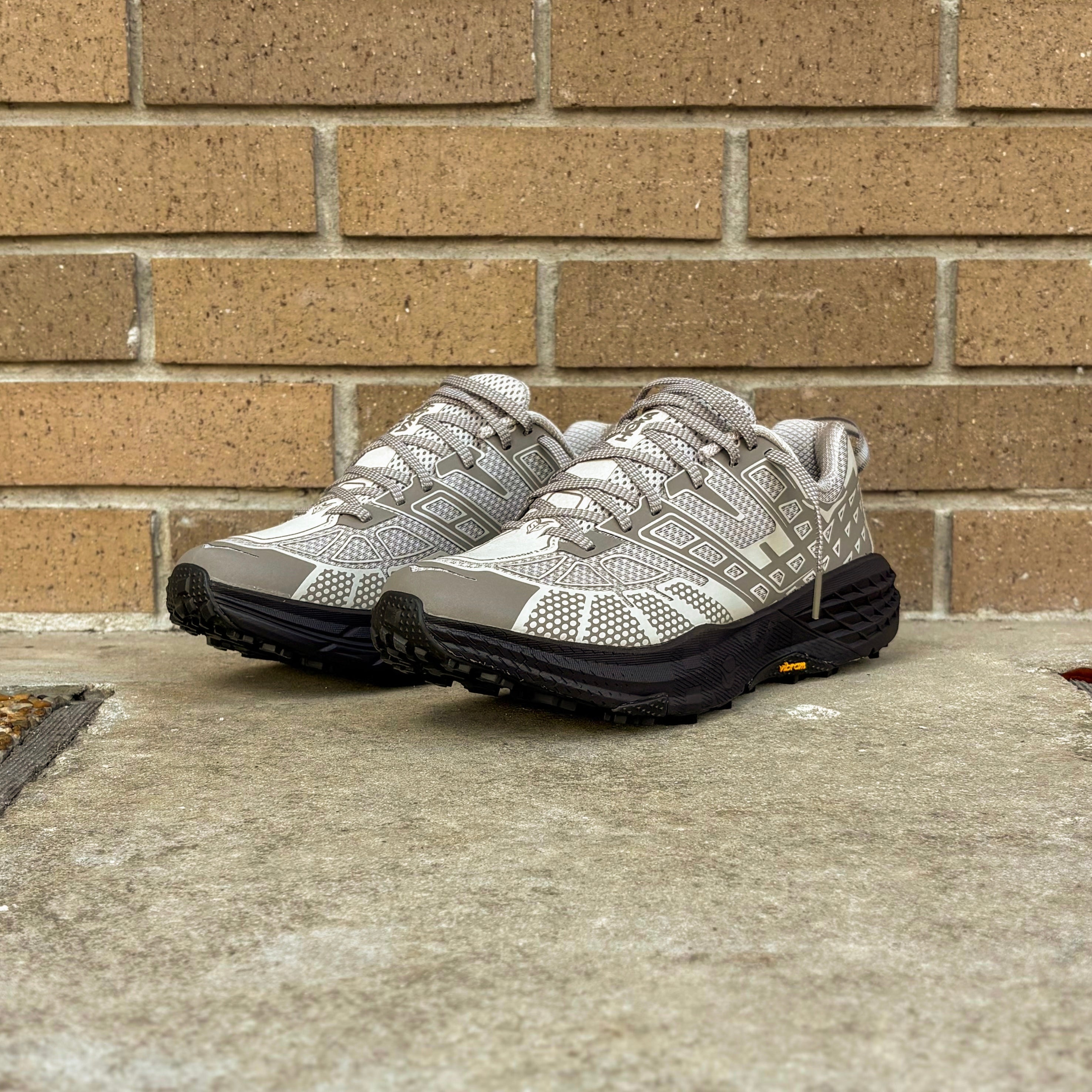 Hoka U SpeedGoat 2 TS (River Rock Grey/ Cast Iron)