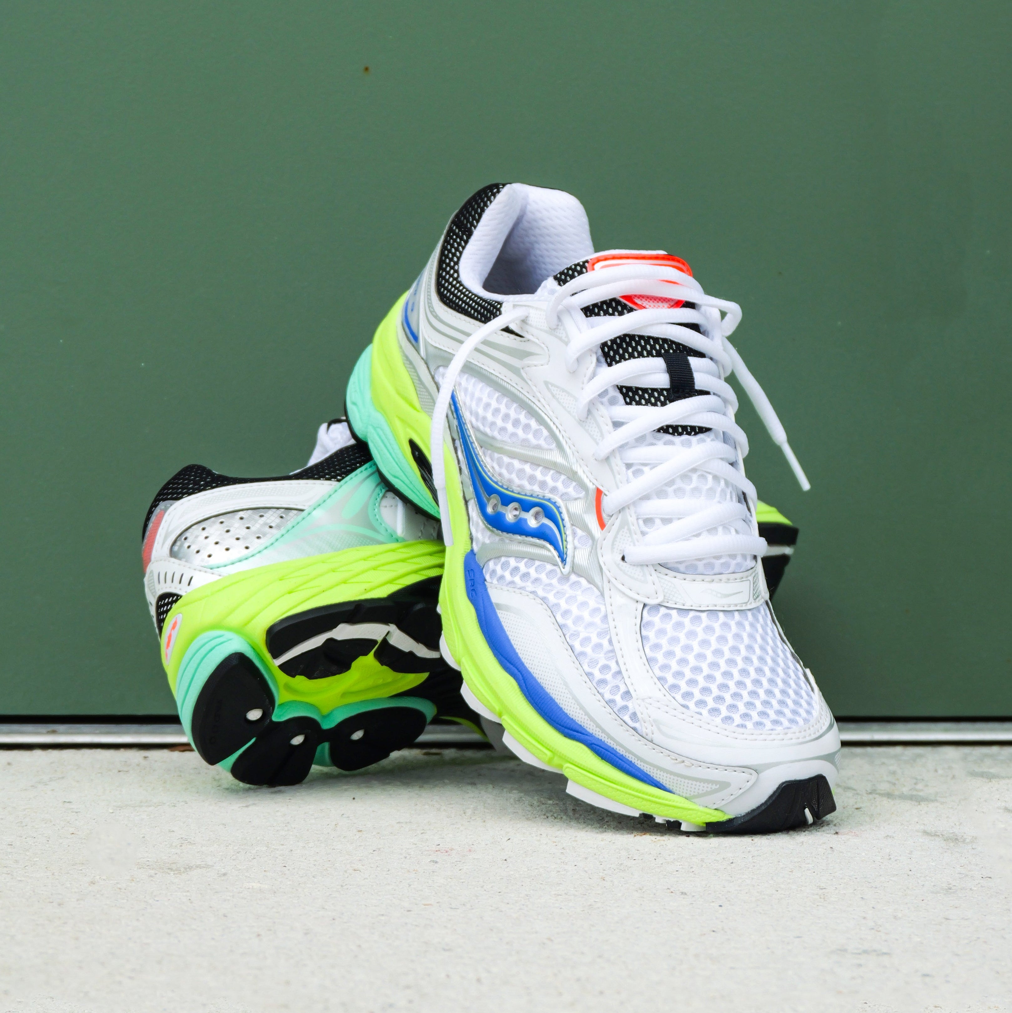 Mens Saucony ProGrid Omni 9 (White Tart) - Saucony