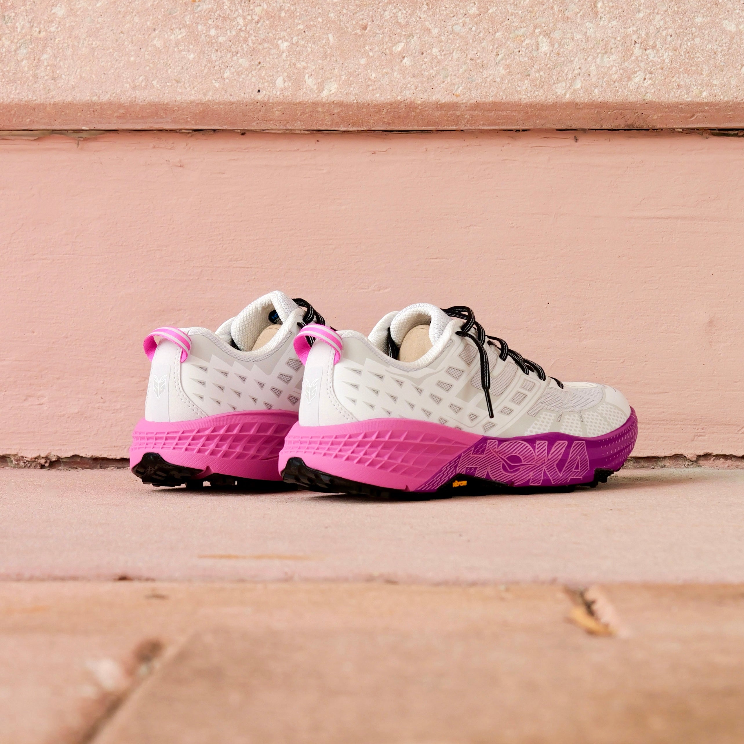 Hoka SpeedGoat 2 CNFC (Cosmic Grey / Neon Fuchsia)