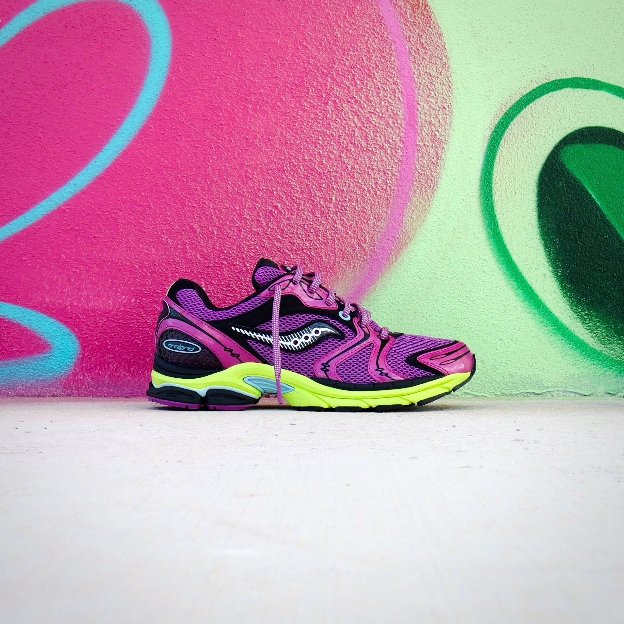 Mens Saucony ProGrid Triumph 4 (Juice)