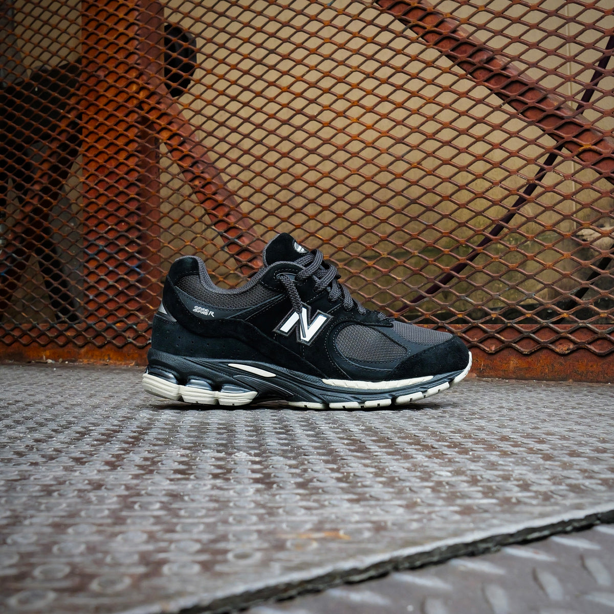 Mens New Balance 2002R (Black/Off White) - U2002RL – SNEAKER TOWN
