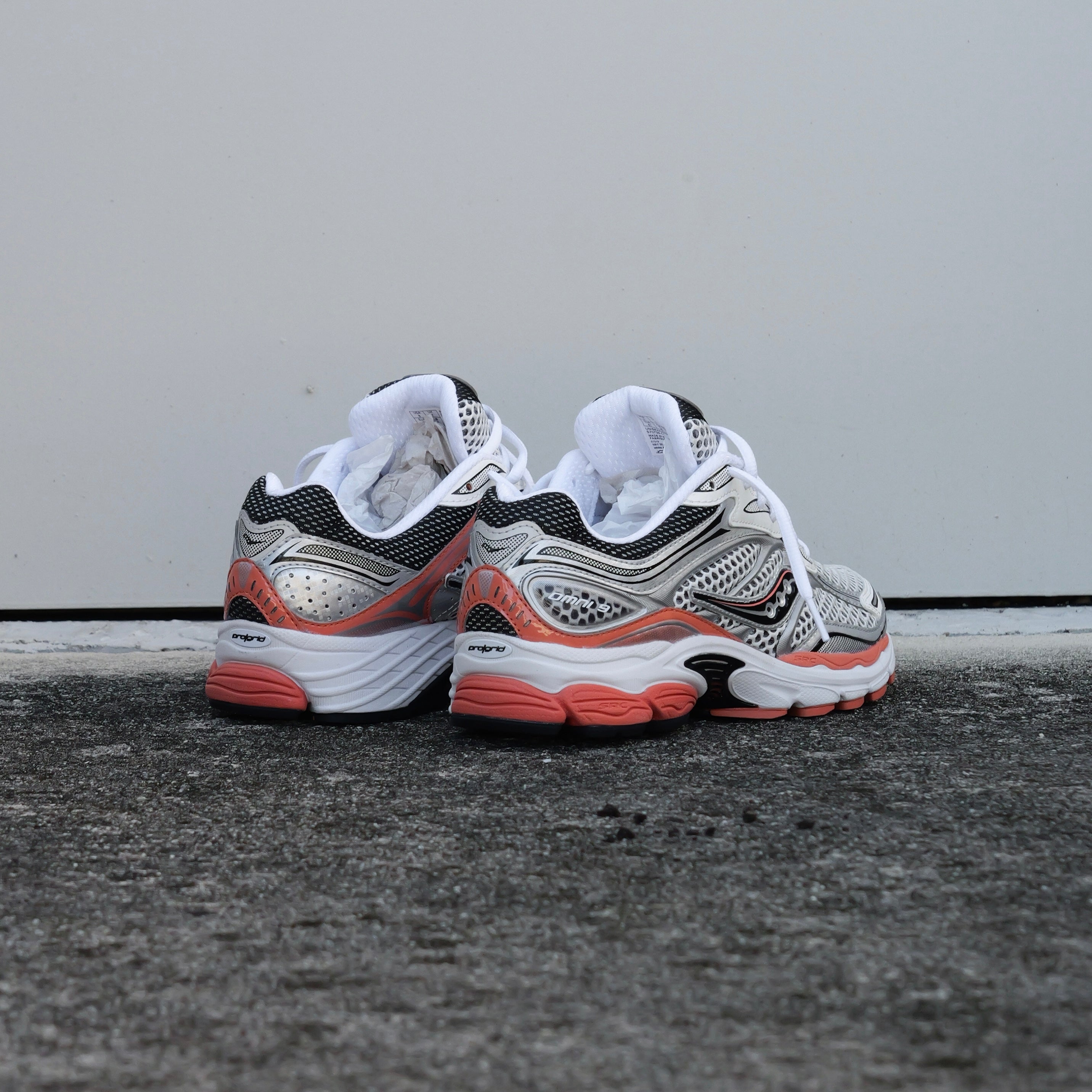 Mens Saucony ProGrid Omni 9 (Silver/Orange) - Saucony