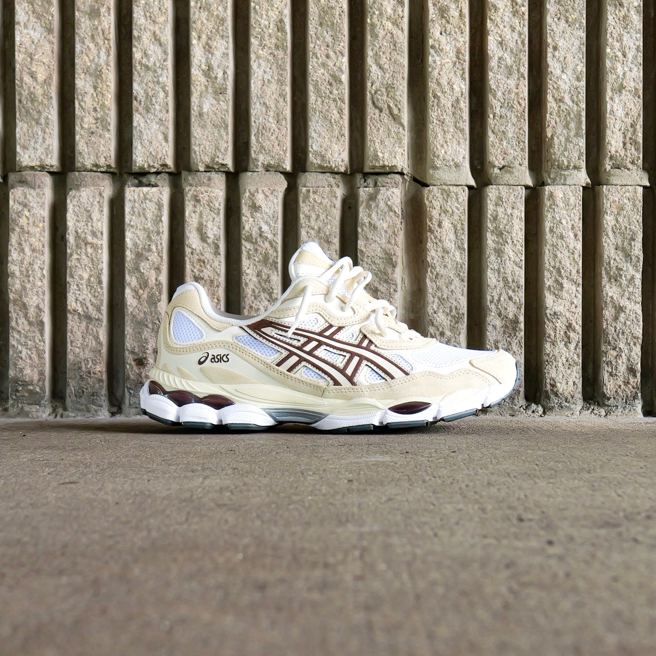 Mens Asics Gel-NYC (White/Roasted Coffee)