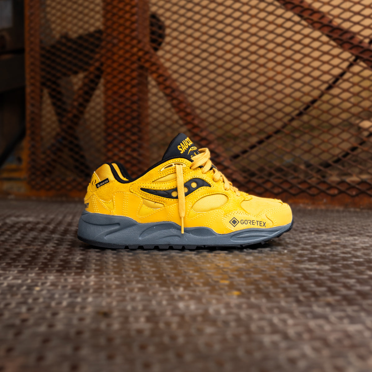 Mens Saucony Grid Shadow 2 GTX (Yellow/Black) – SNEAKER TOWN display picture 3