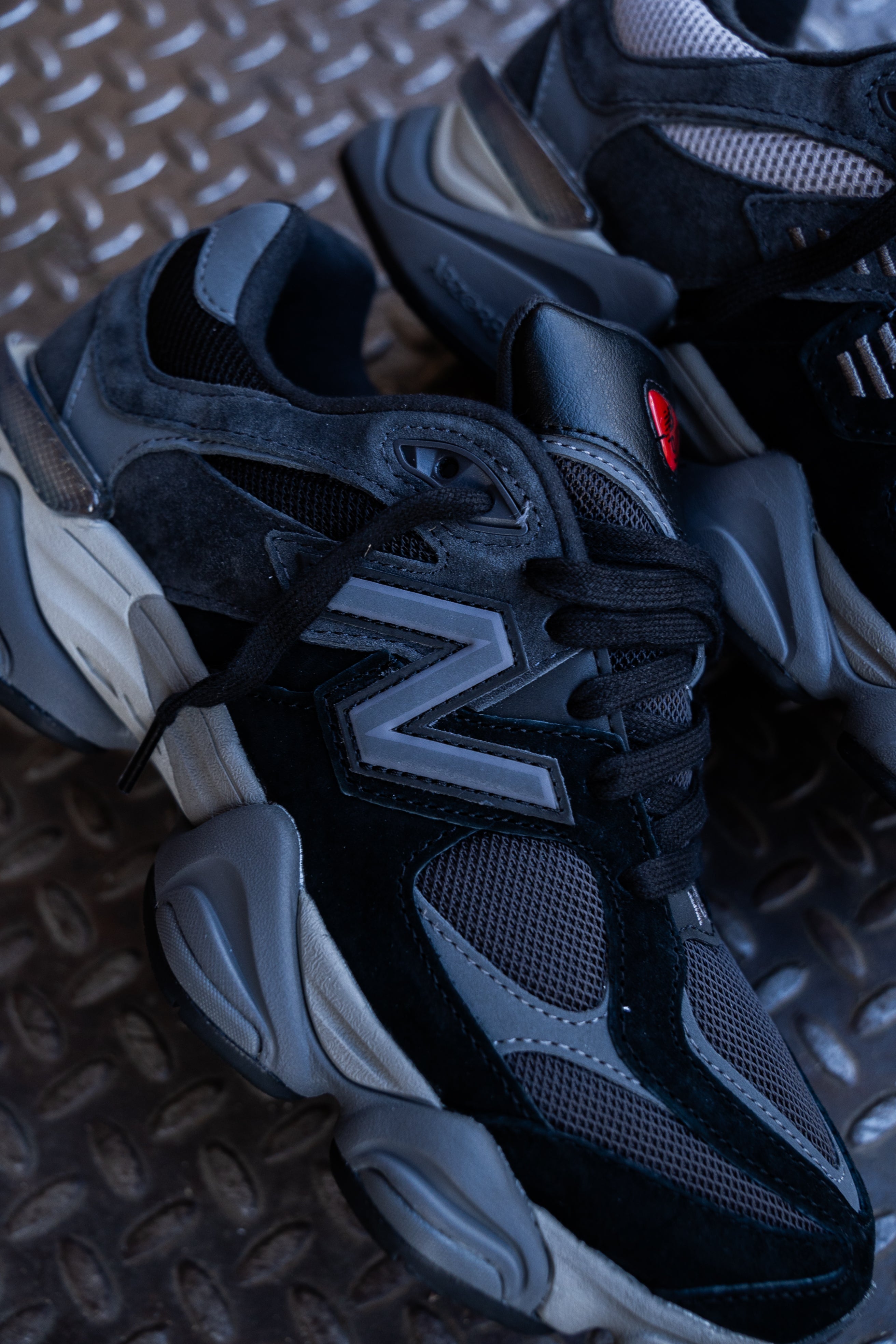 Mens New Balance 9060 (Black/Grey)-U9060BLK - New Balance