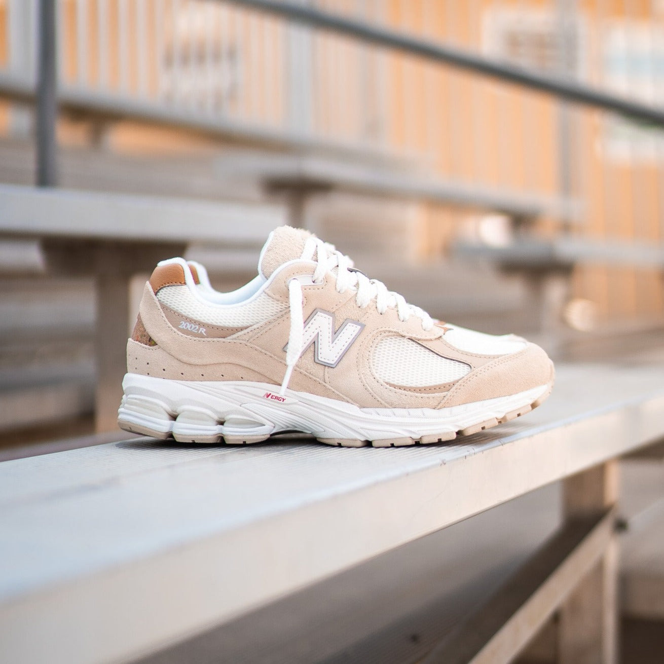 New balance 2002r cream Clearance