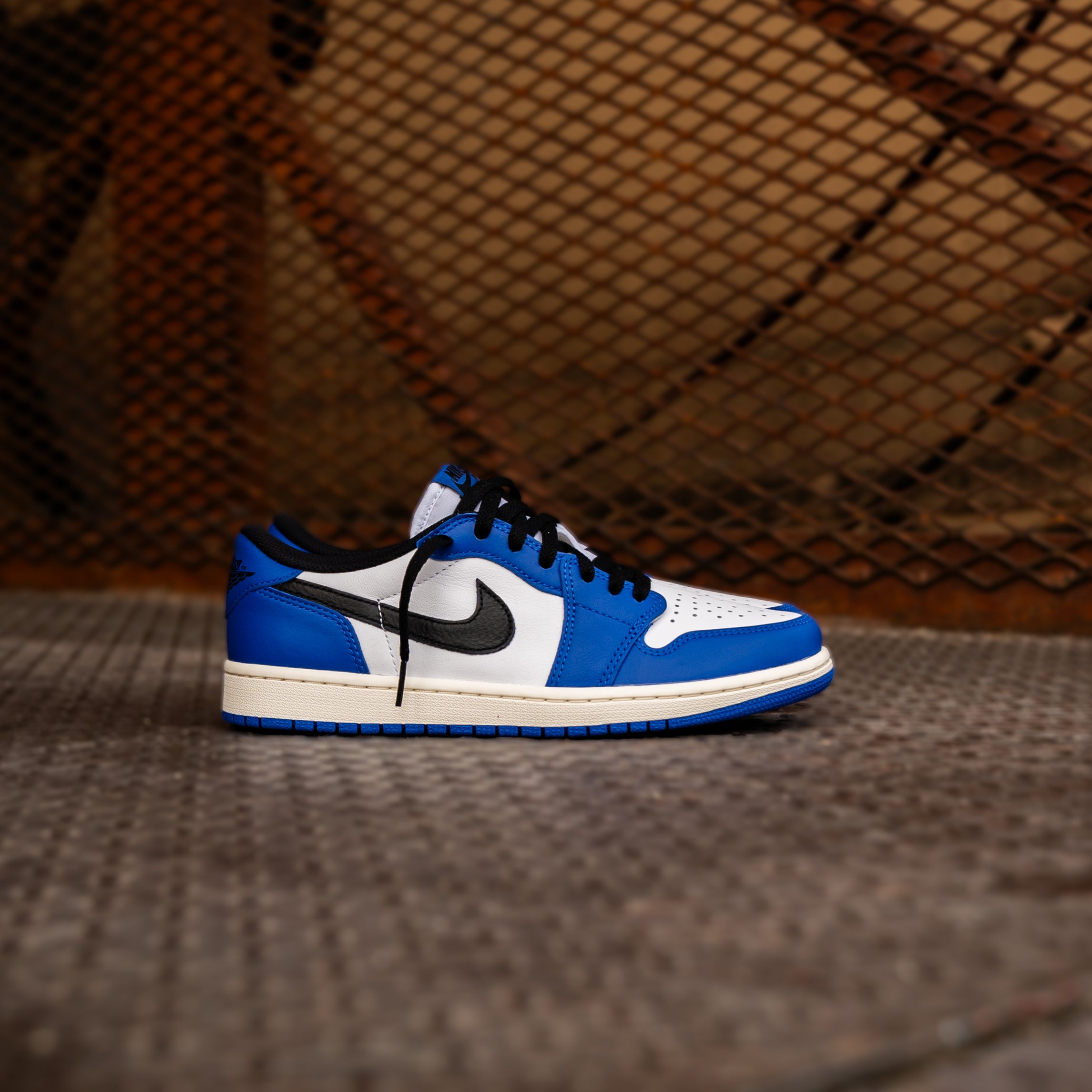 Game Royal Jordan 1s Cheap Mens Air Jordan Low Black/Game Royal