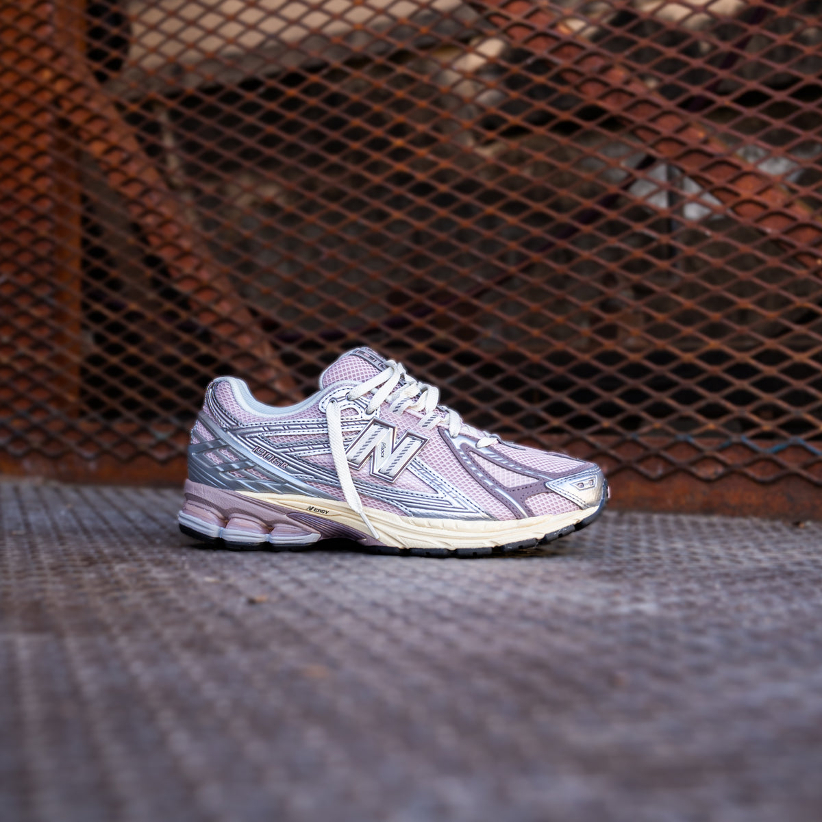 New Balance 1906R Shoes Mens 9.5 Womens 11 Pink Grey Mesh Running Sneaker New Unisex New Balance 1906R Shoes Eclipse U1906RCU | Chicago  main image 4