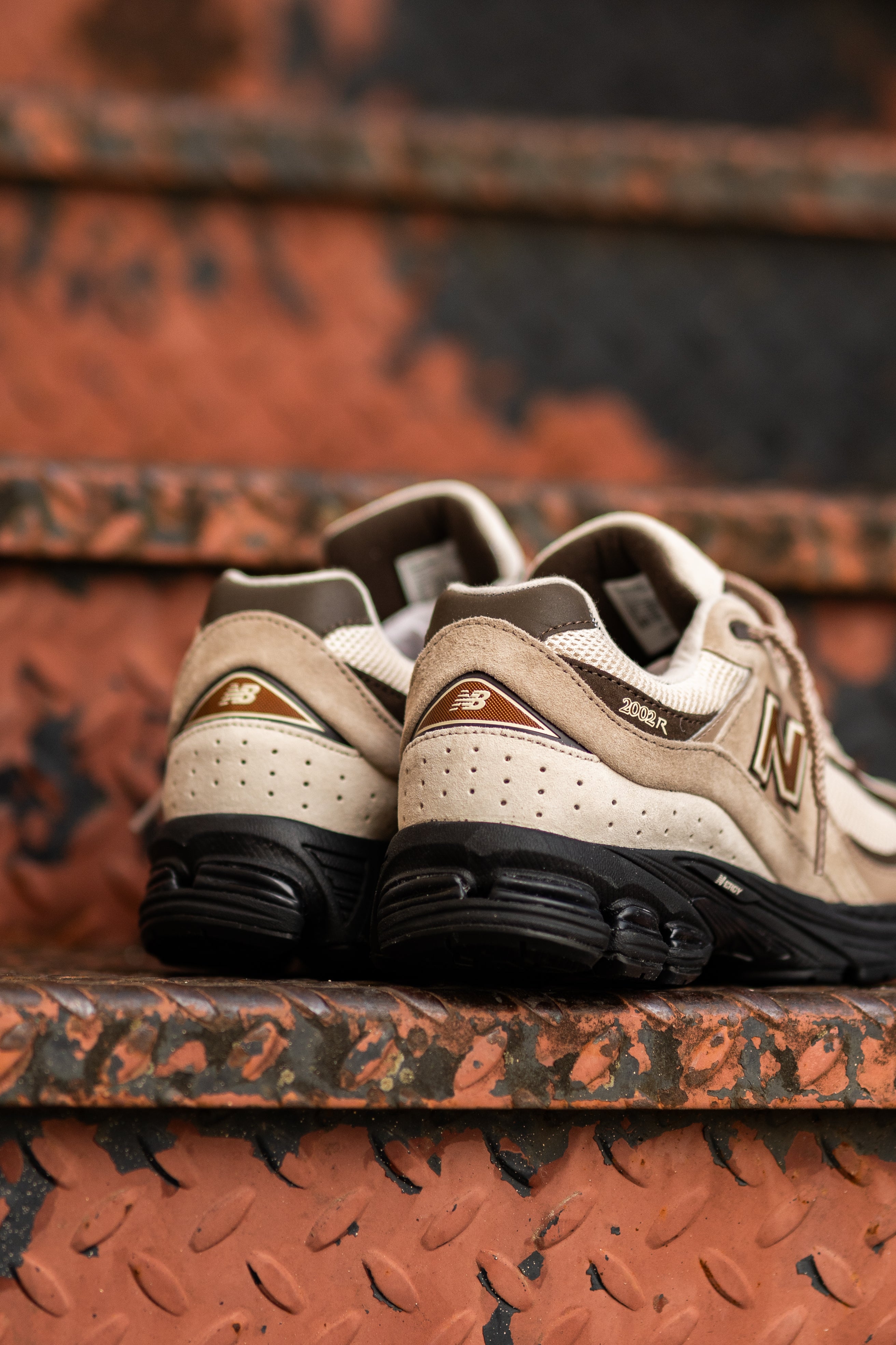 Mens New Balance 2002R (Cream/Kumquat) - M2002RZR - New Balance