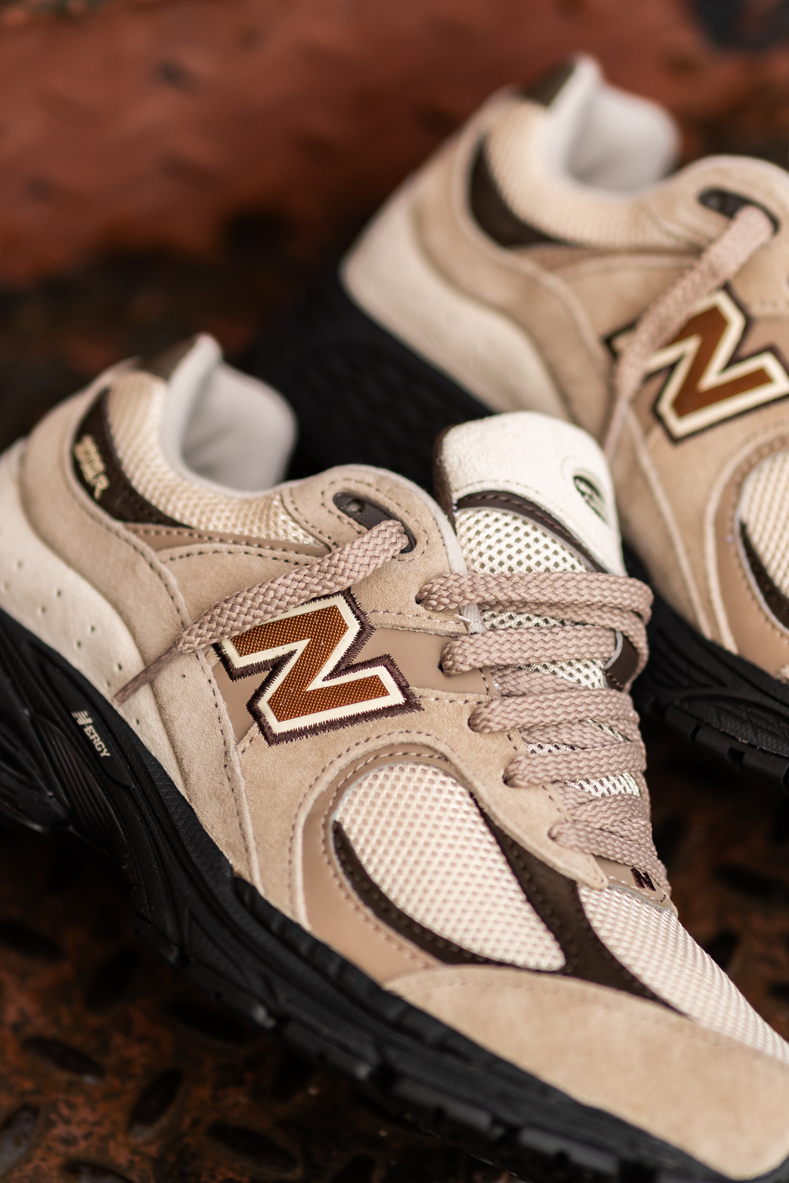Mens New Balance 2002R (Cream/Kumquat) - M2002RZR - New Balance
