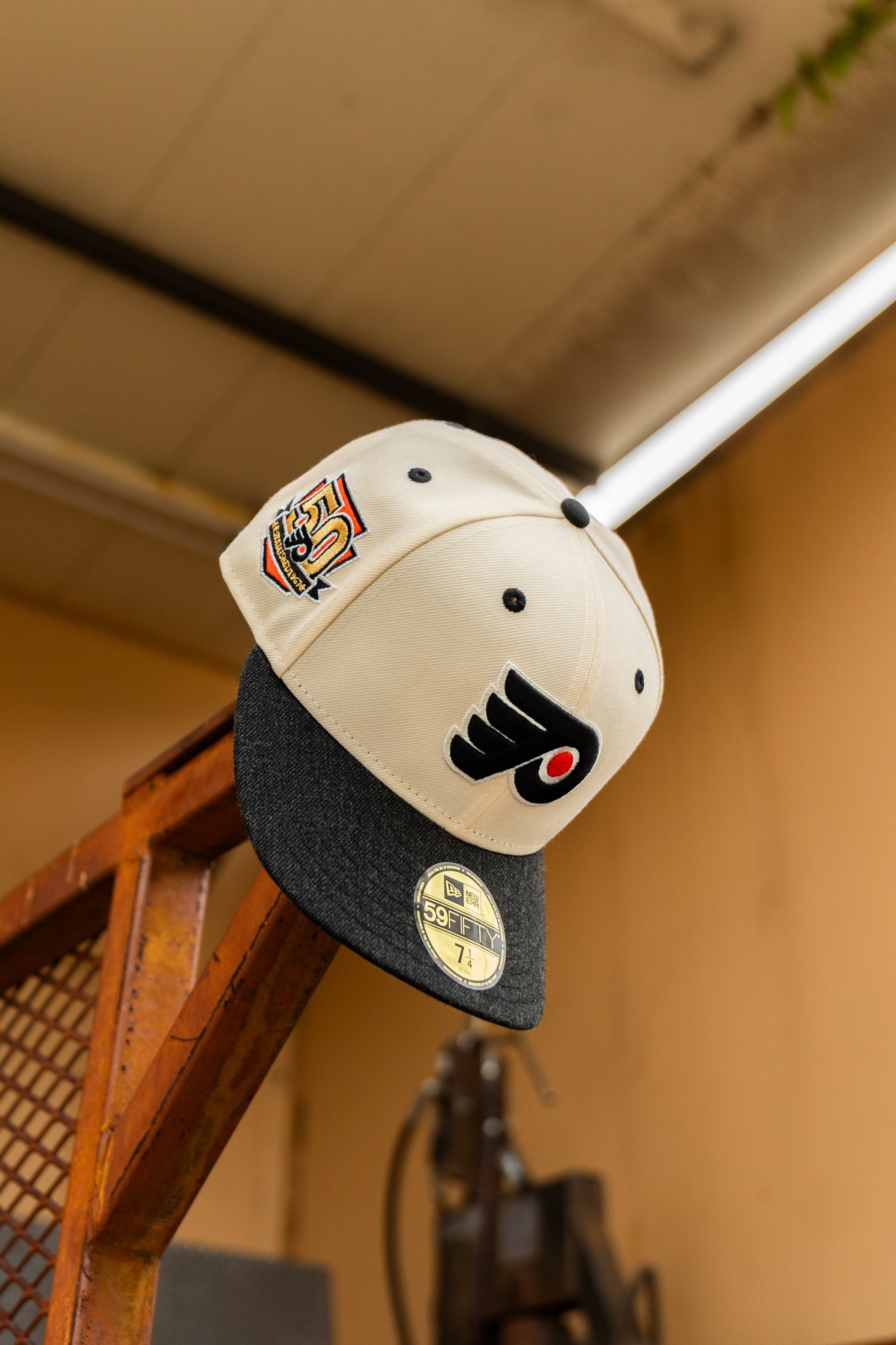 New Era Philadelphia Flyers 50th Anniversary Grey UV 59Fifty Fitted (Off White/Heather Black) - New Era