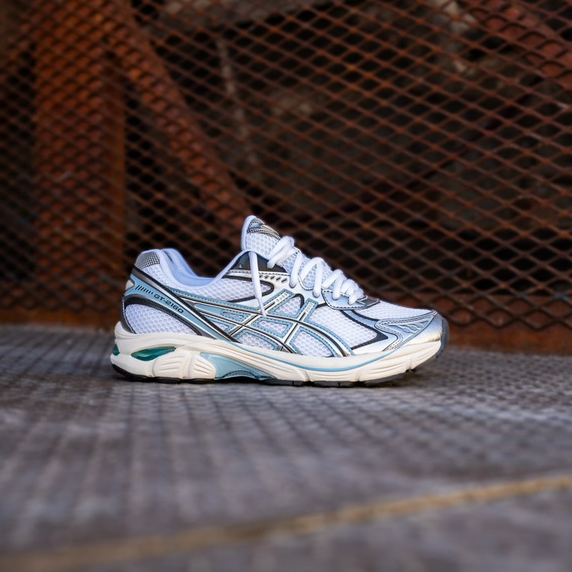 ASICS Men\'s Athletic Shoes in Blue and Silver GEL-1130 | Unisex | Larimar Blue/Pure Silver | Sportstyle  main image 4