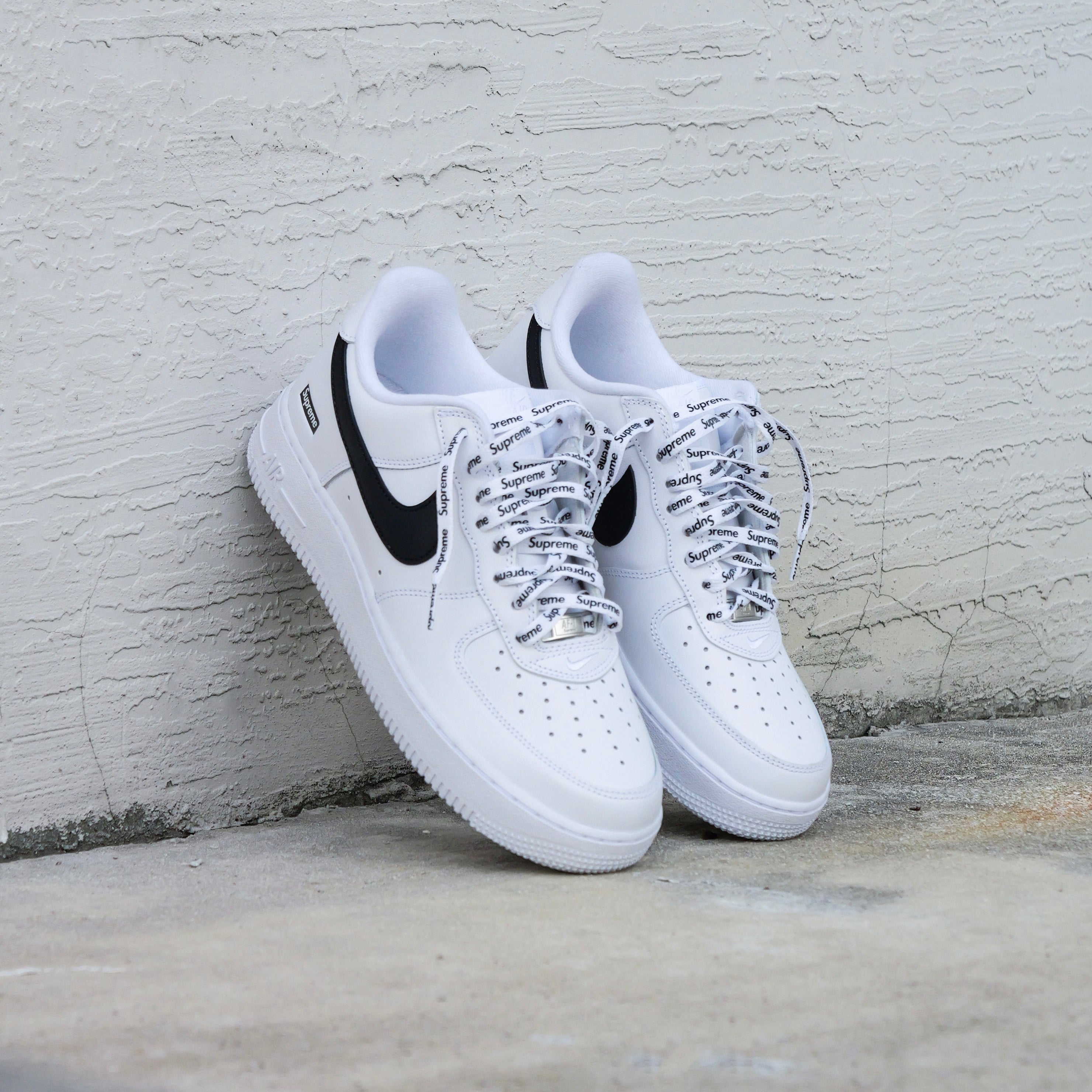 Nike x Supreme Air Force 1 Low SP (White/Black) - Nike