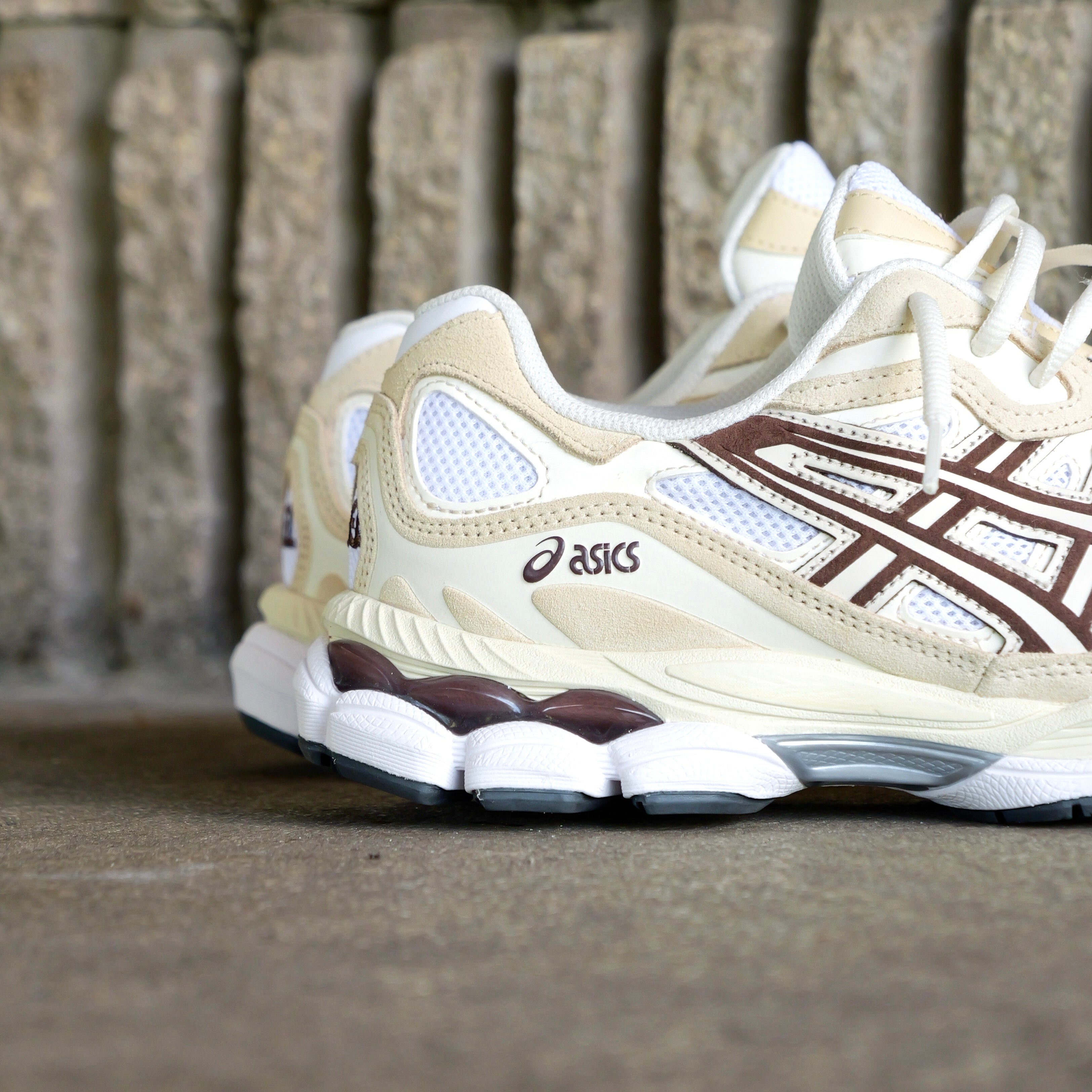Mens Asics Gel-NYC (White/Roasted Coffee)