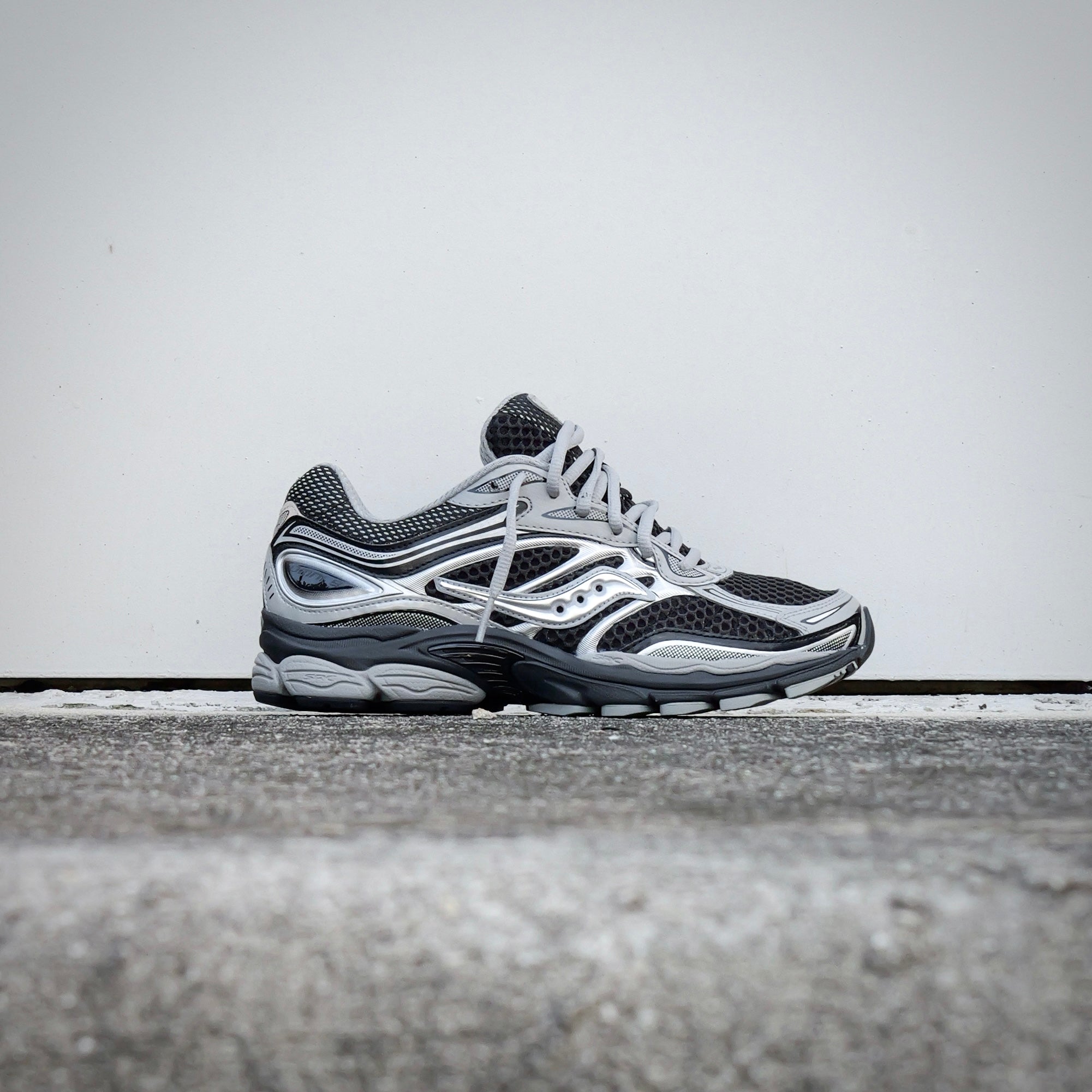 Mens Saucony ProGrid Omni 9 (Black/Silver) - Saucony