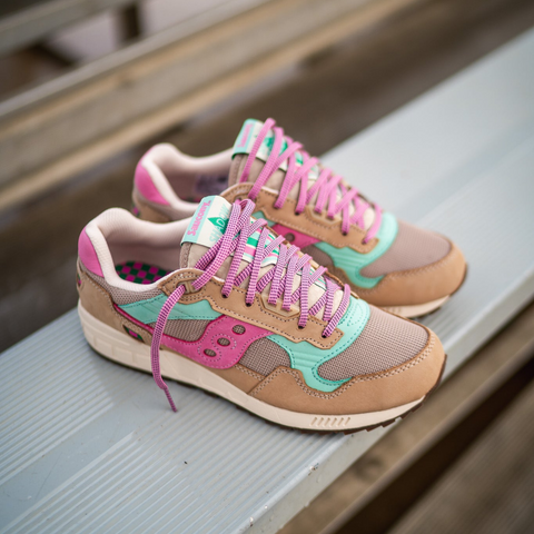 Saucony sales shadow pink